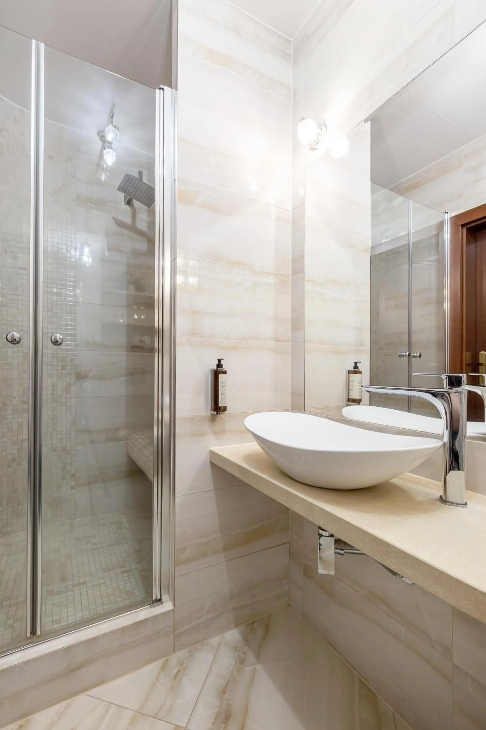 Shower in COLUMBUS Apartamenty Ustka - Limanowskiego 1