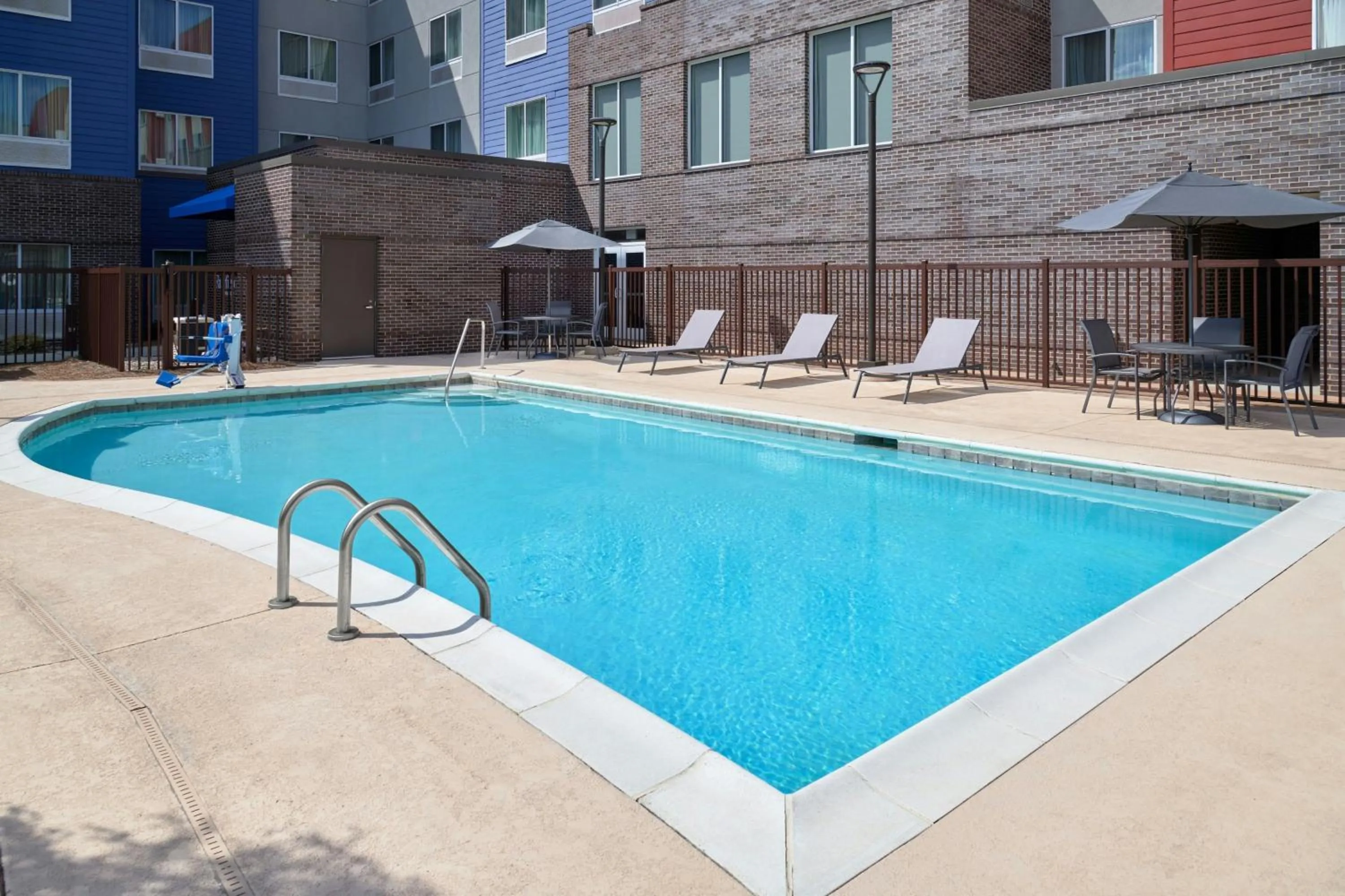 Swimming pool in Residence Inn by Marriott Charlotte Airport