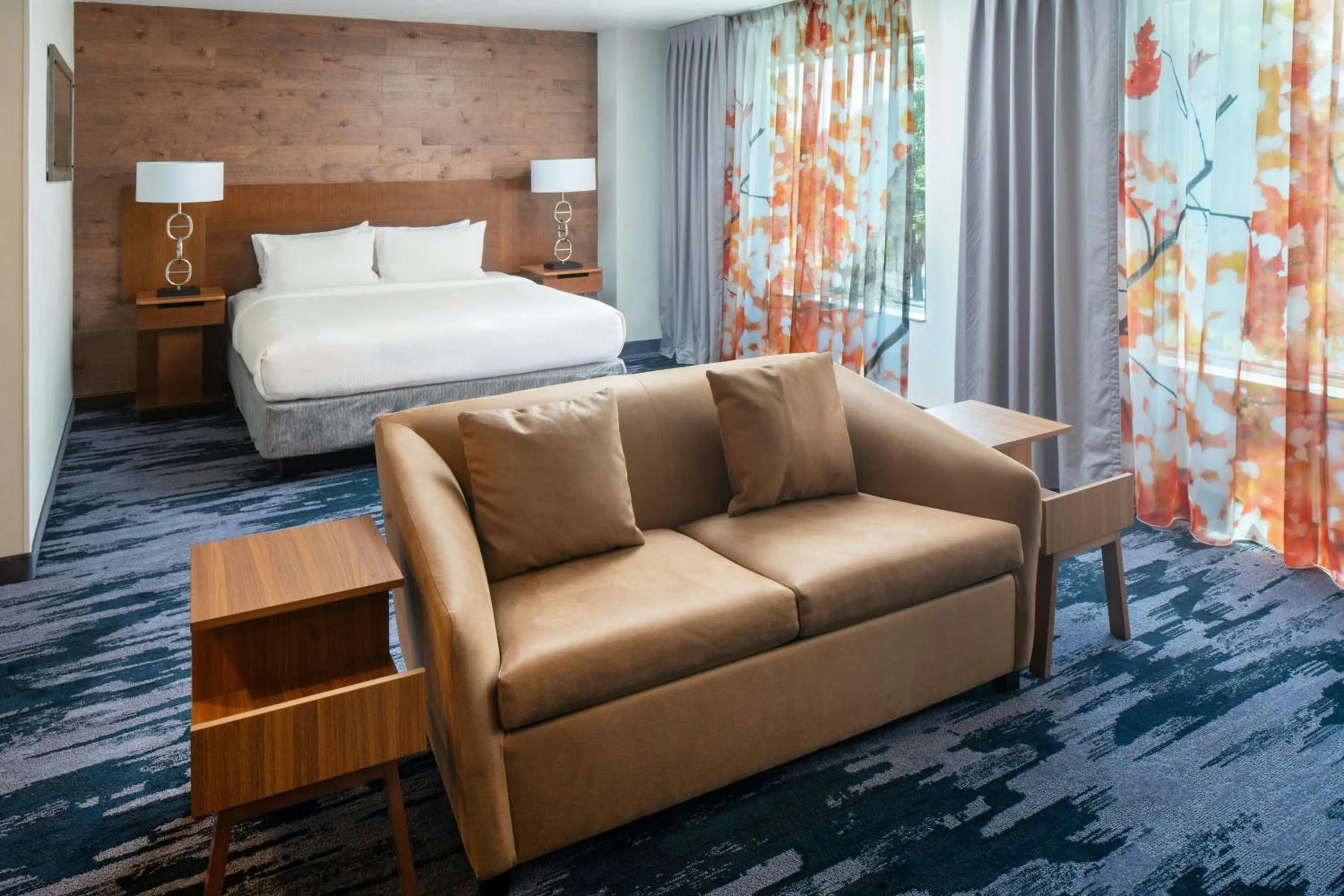 Bedroom, Bed in Fairfield Inn & Suites by Marriott Savannah Midtown