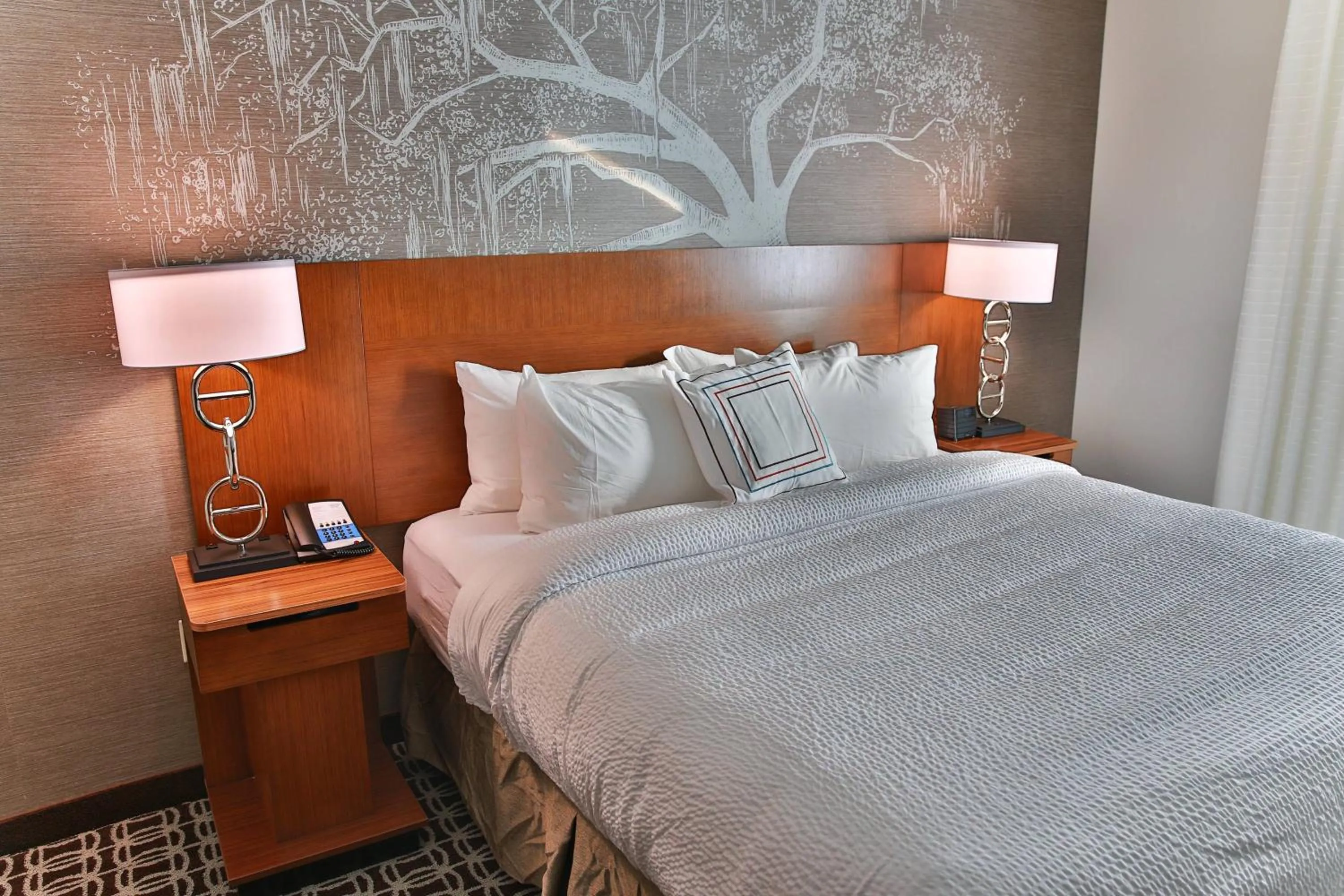 Bedroom, Bed in Fairfield Inn & Suites by Marriott Savannah Midtown