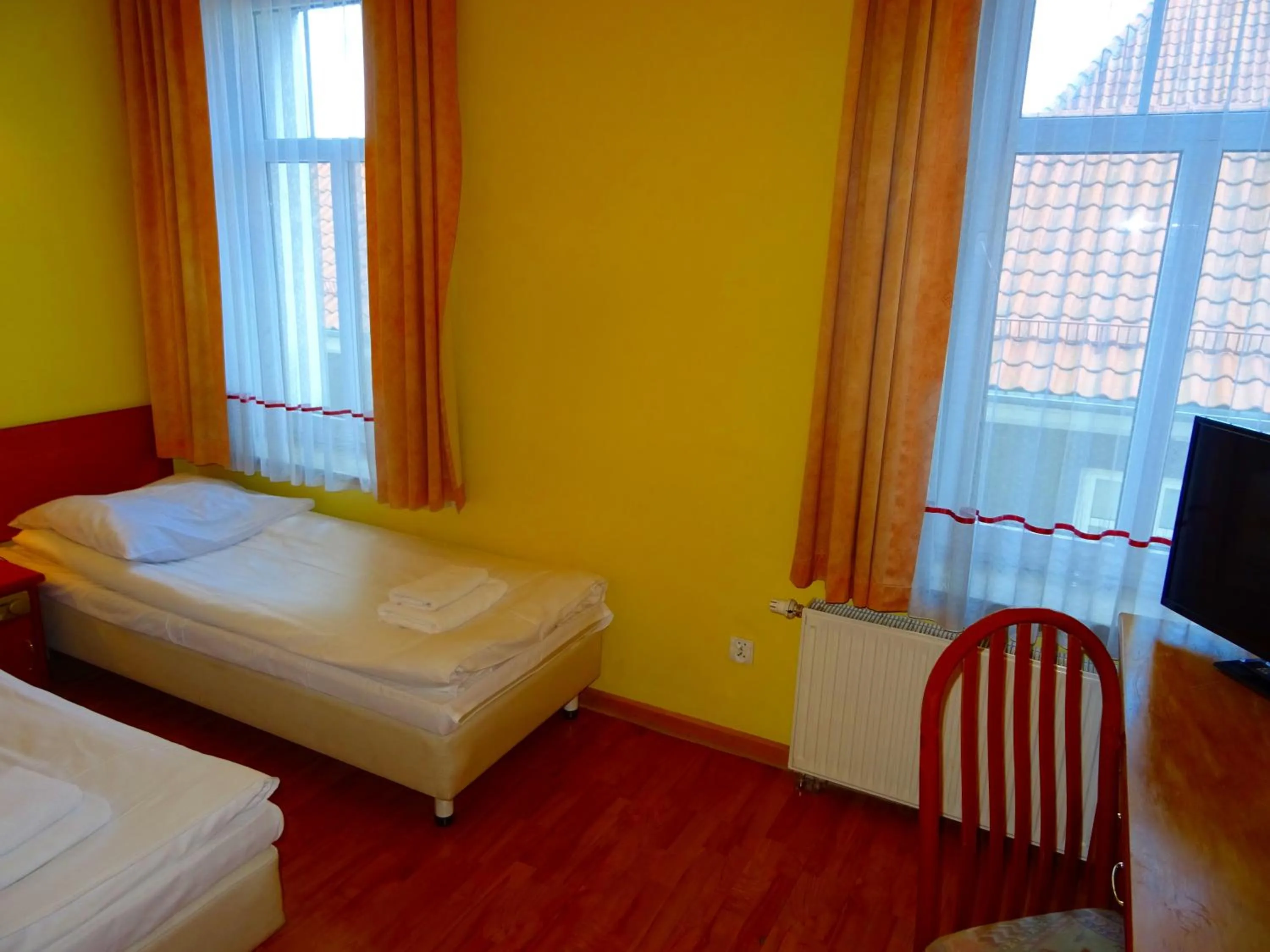 Photo of the whole room, Bed in Hotel Bartis