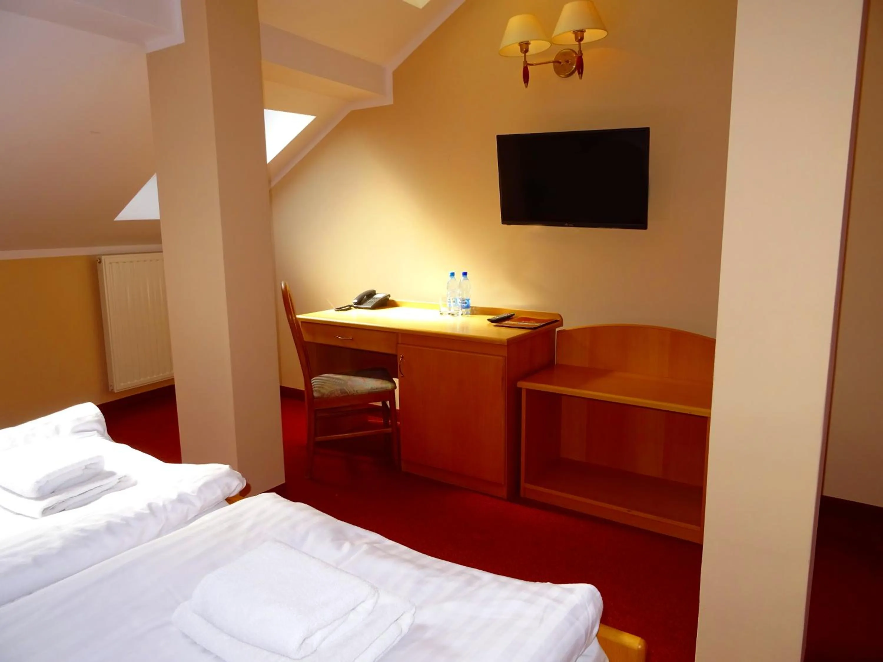 Photo of the whole room, Bed in Hotel Bartis