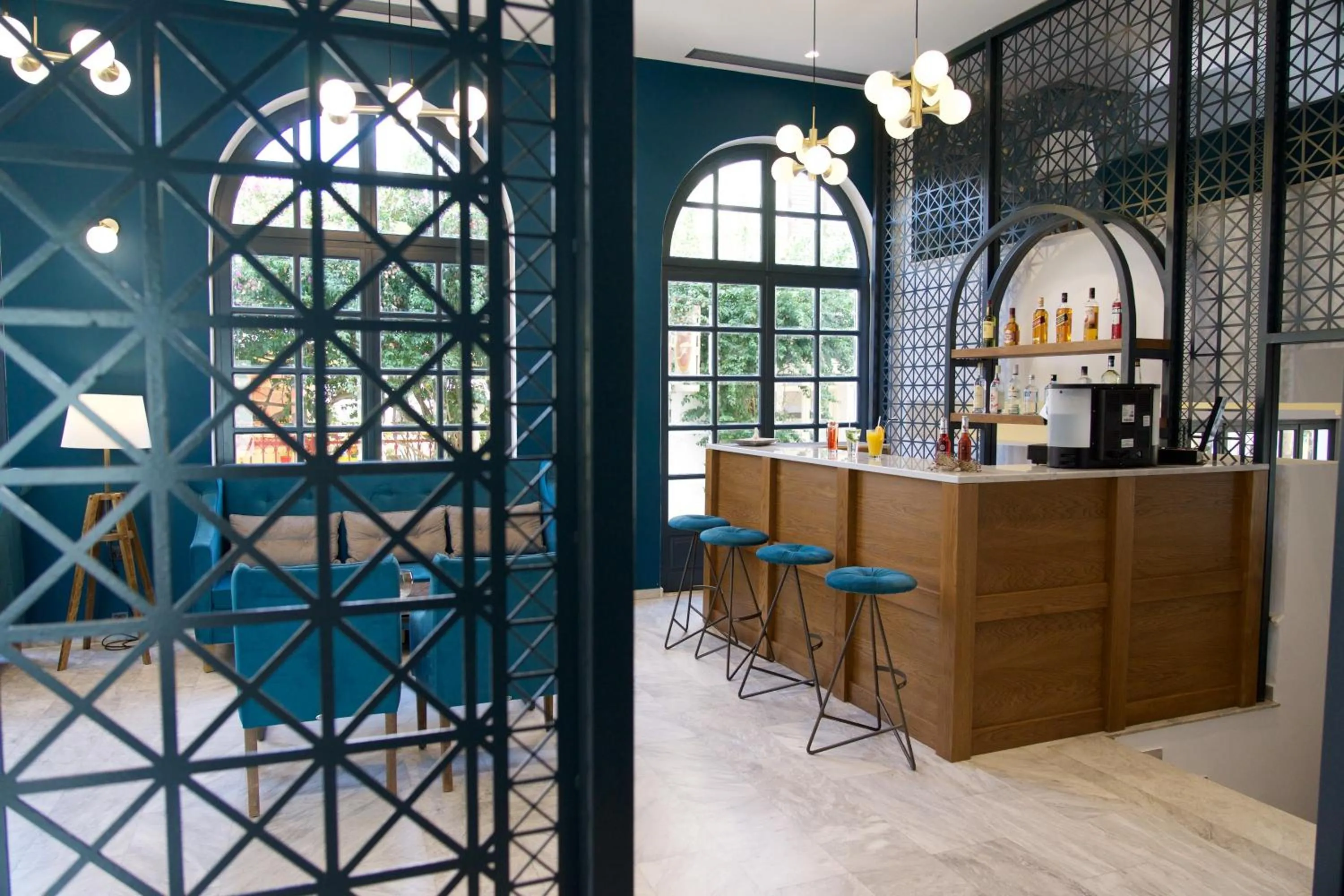 Lounge or bar in Mirabel CityCenter Hotel