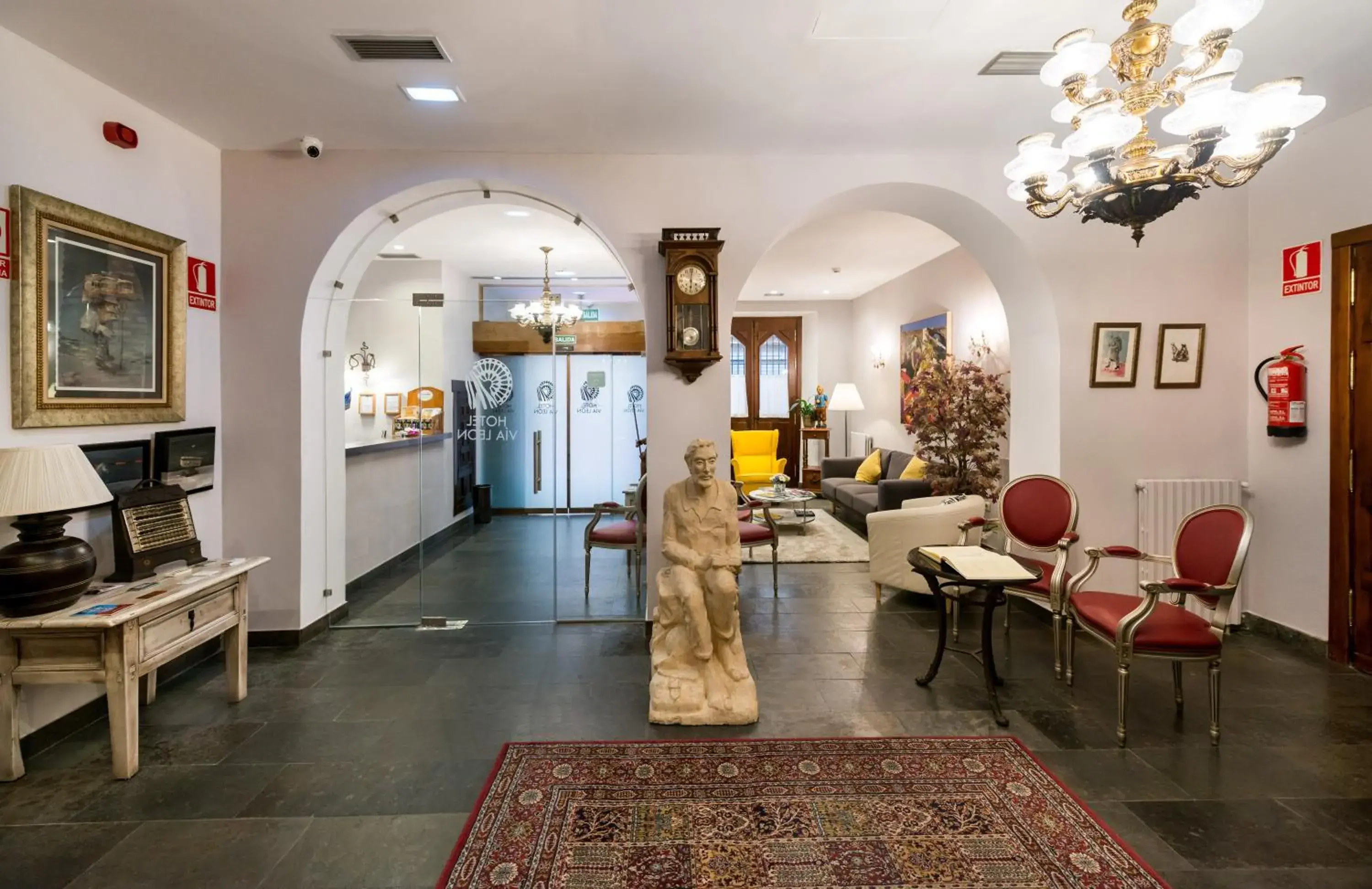 Lobby or reception in Hotel Alda Vía León Lobby or reception in Hotel Alda Vía León