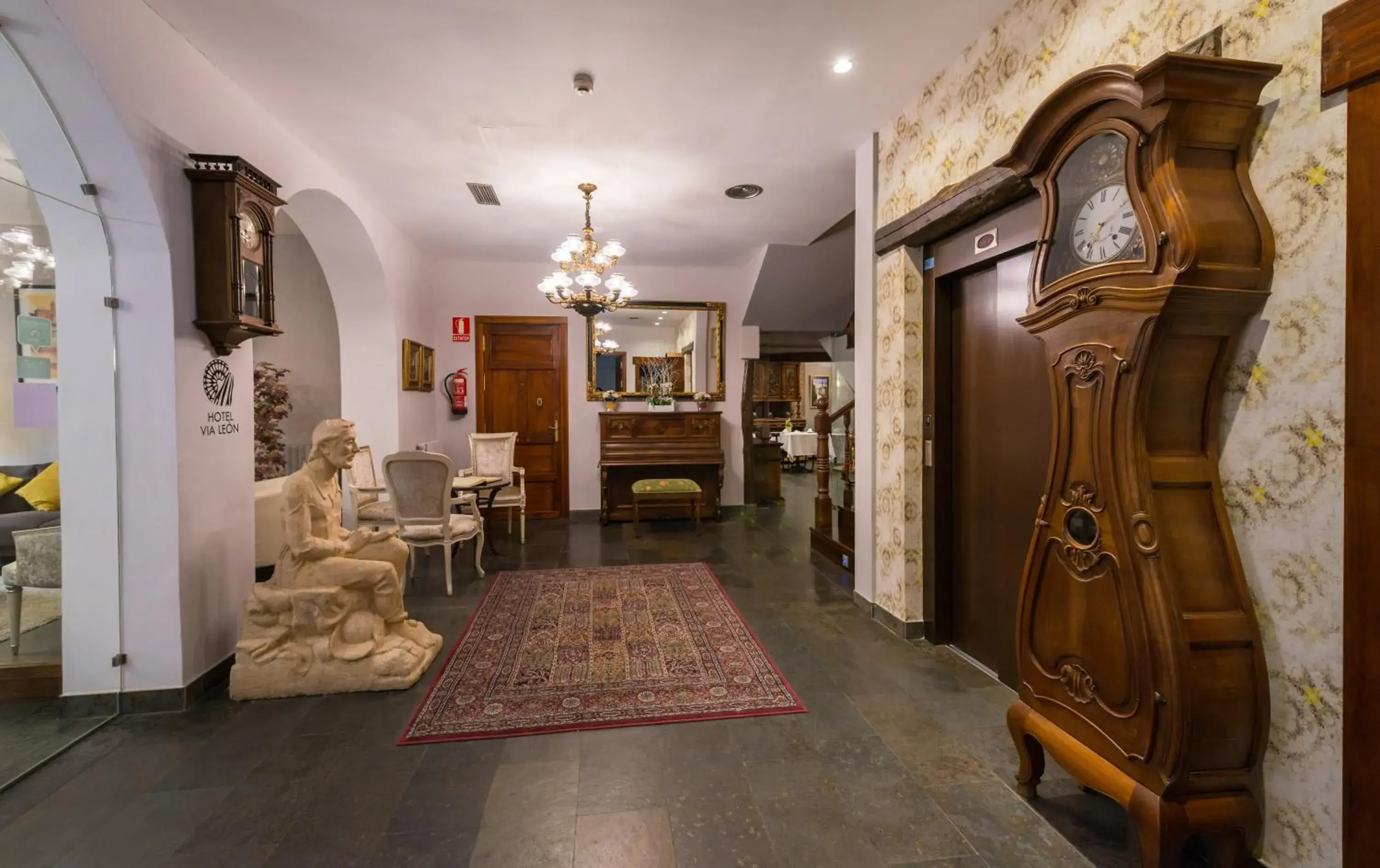 Lobby or reception in Hotel Alda Vía León Lobby or reception in Hotel Alda Vía León