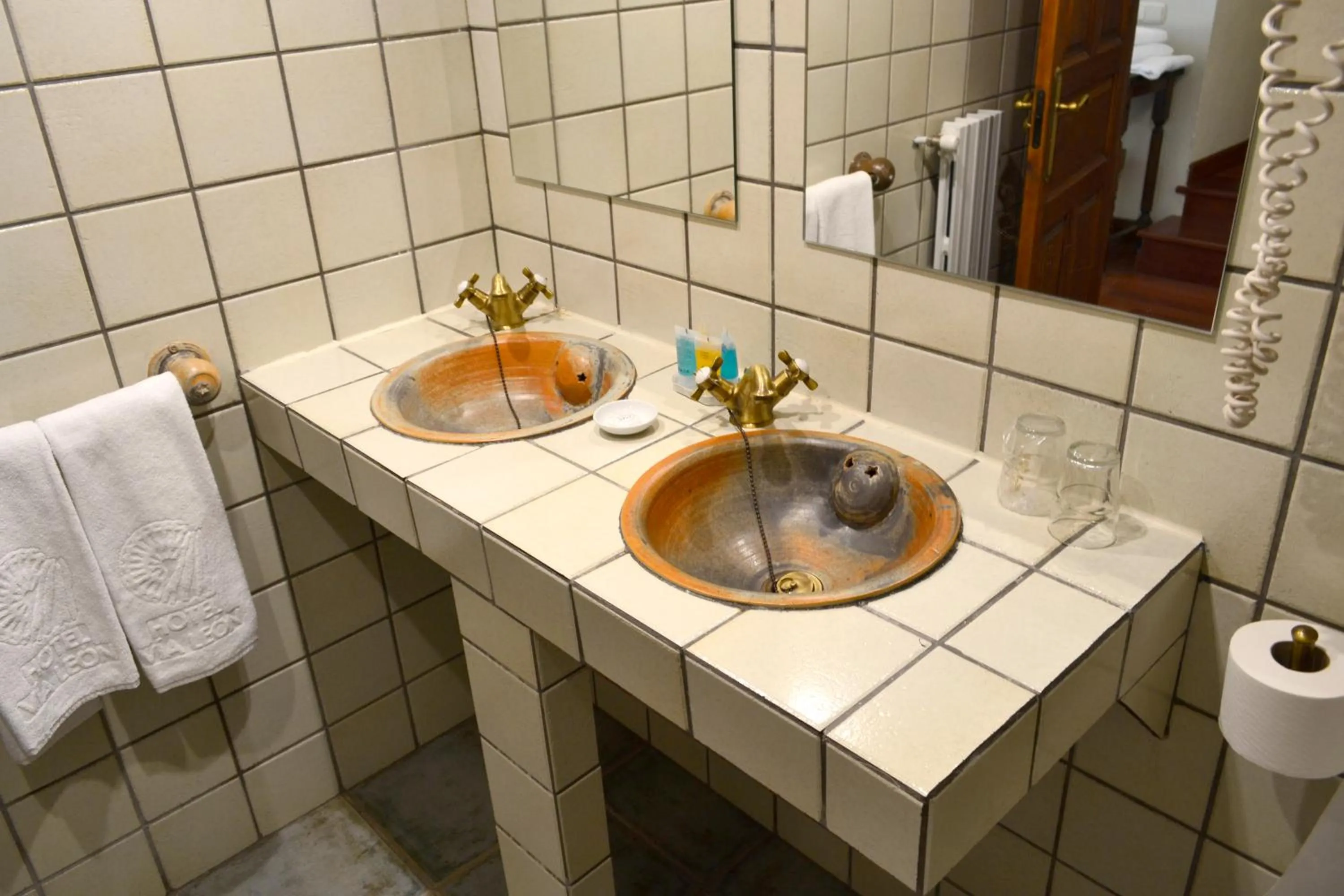 Bathroom in Hotel Alda Vía León