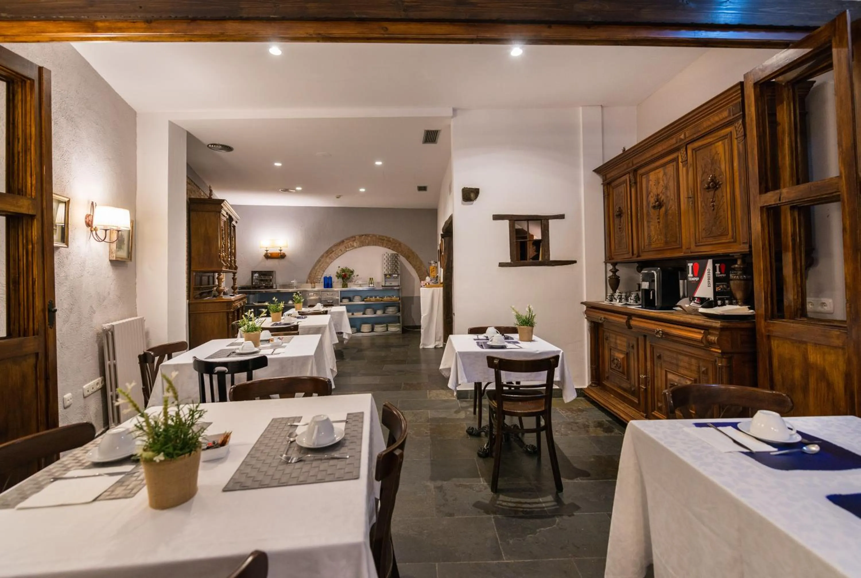 Buffet breakfast in Hotel Alda Vía León