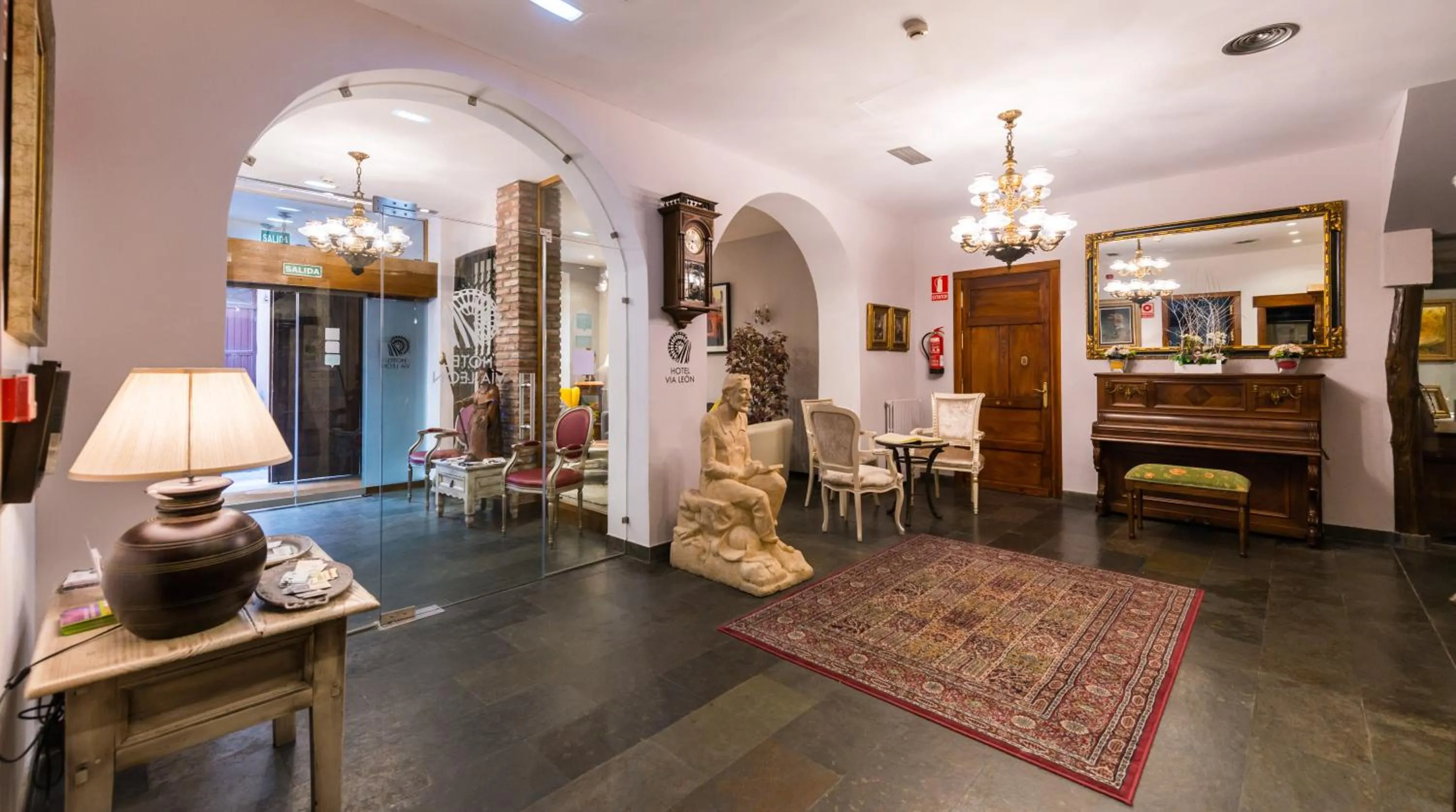 Lobby or reception in Hotel Alda Vía León