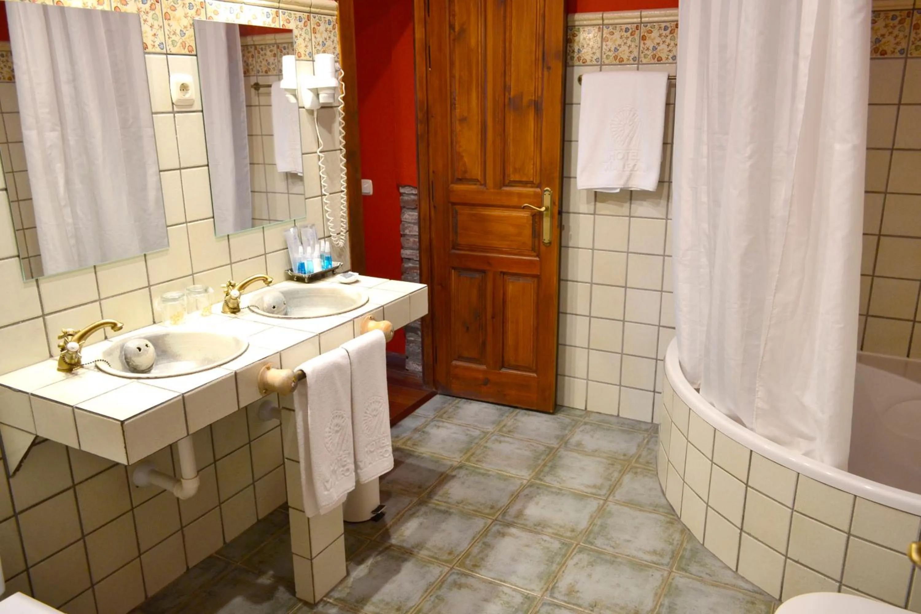 Bathroom in Hotel Alda Vía León