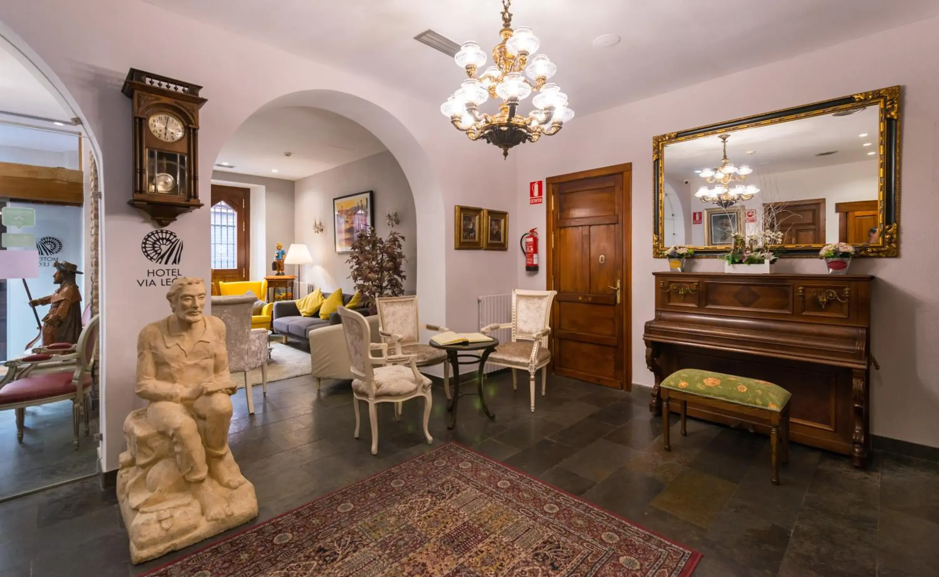 Lobby or reception in Hotel Alda Vía León Lobby or reception in Hotel Alda Vía León