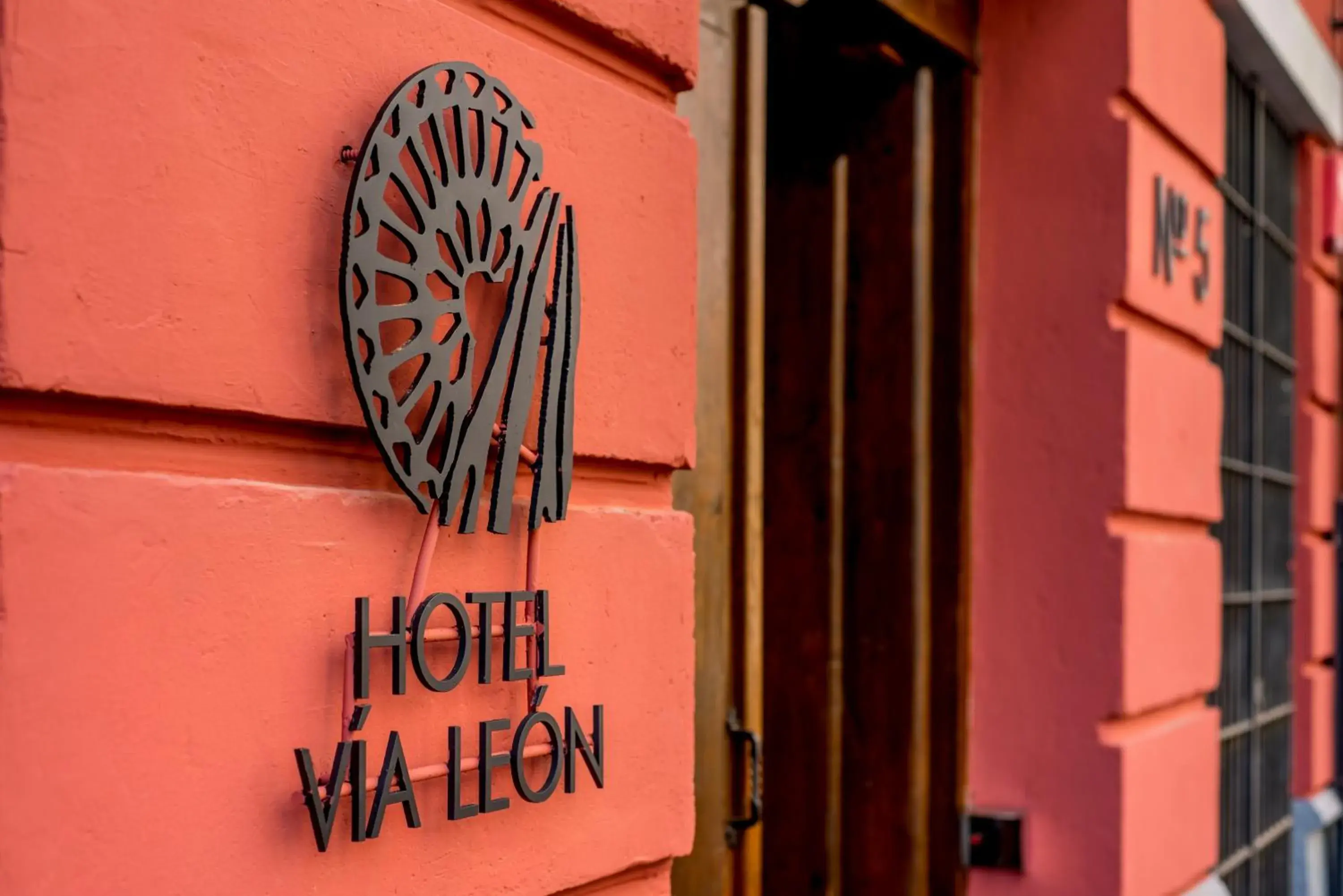 Facade/entrance in Hotel Alda Vía León Facade/entrance in Hotel Alda Vía León