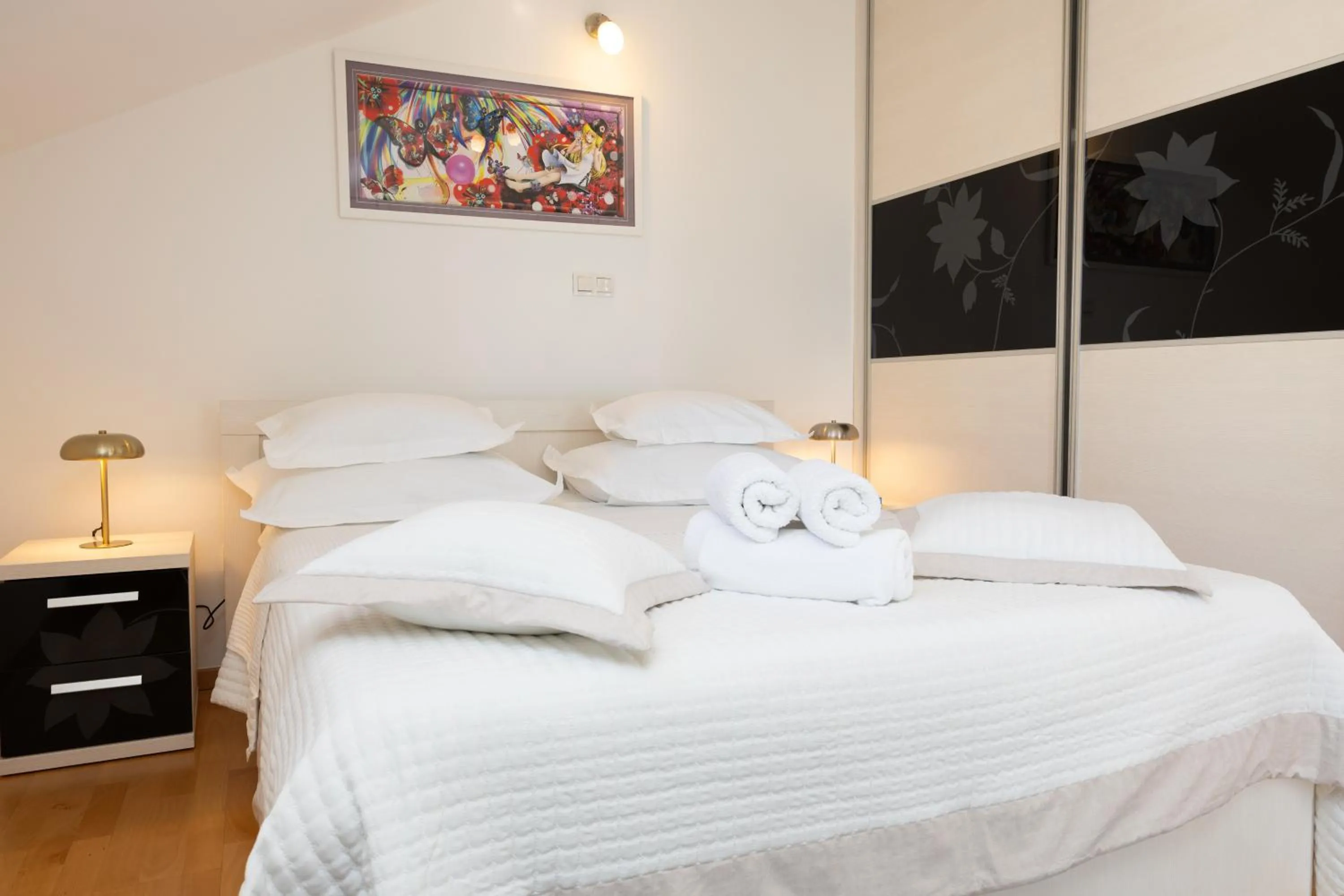 Bedroom, Bed in Apartment Dome