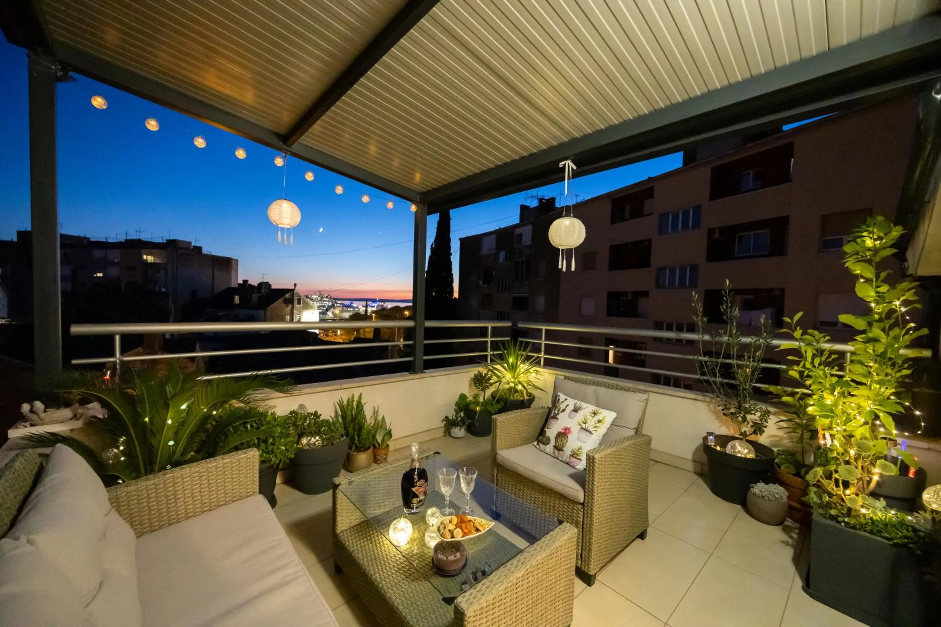 Night in Apartment Dome