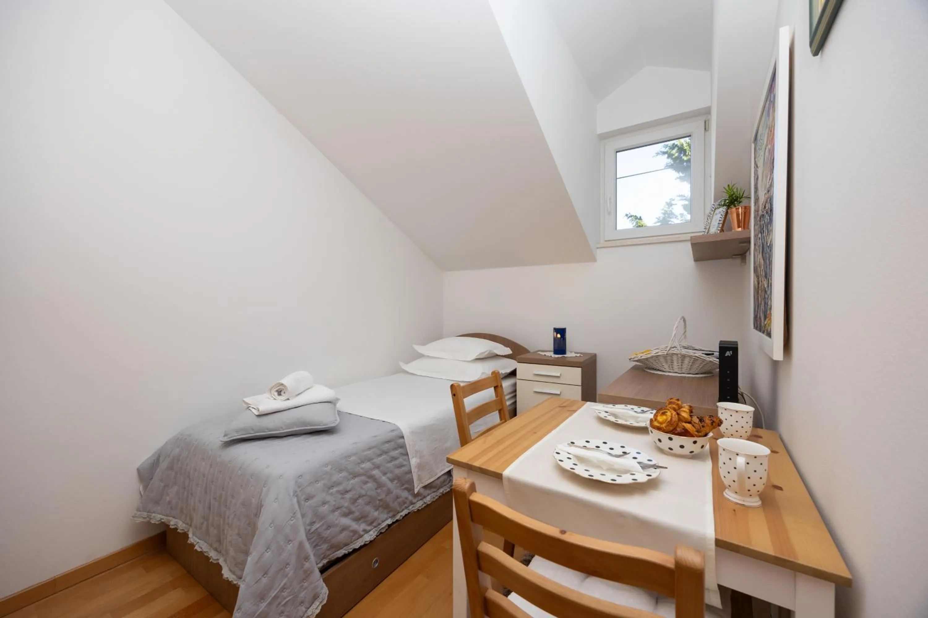 Bedroom, Bed in Apartment Dome