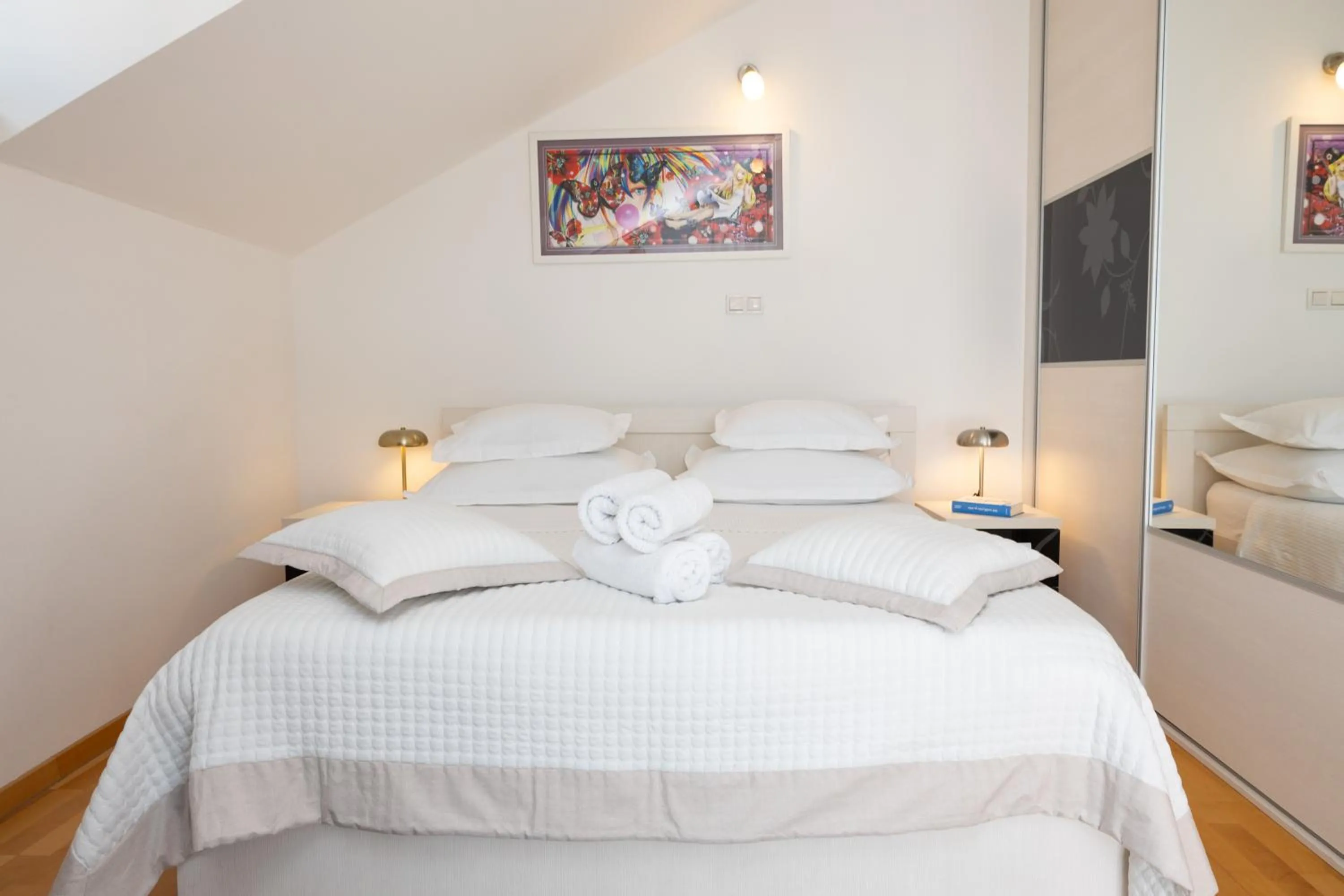 Bedroom, Bed in Apartment Dome