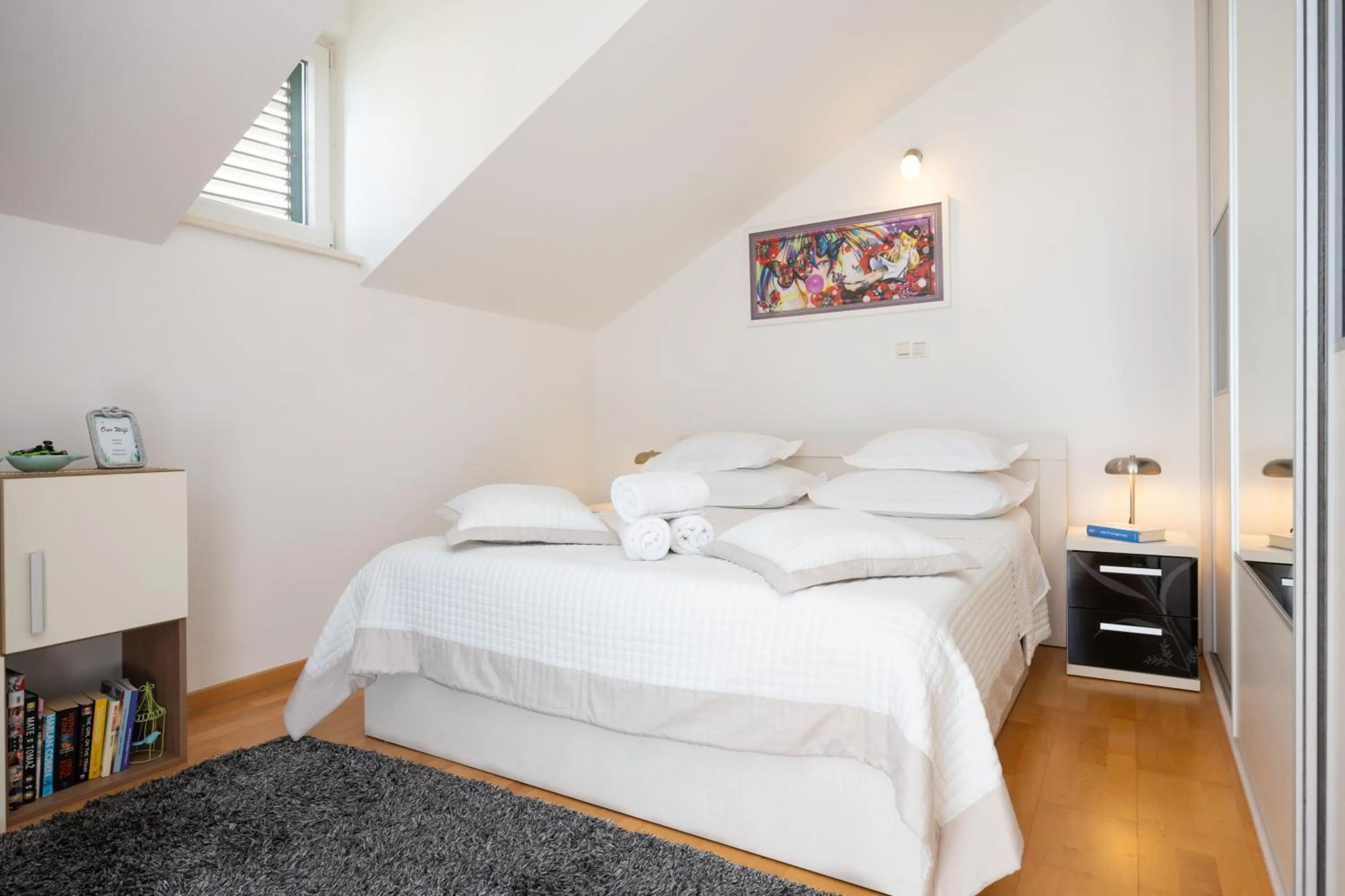 Bedroom, Bed in Apartment Dome