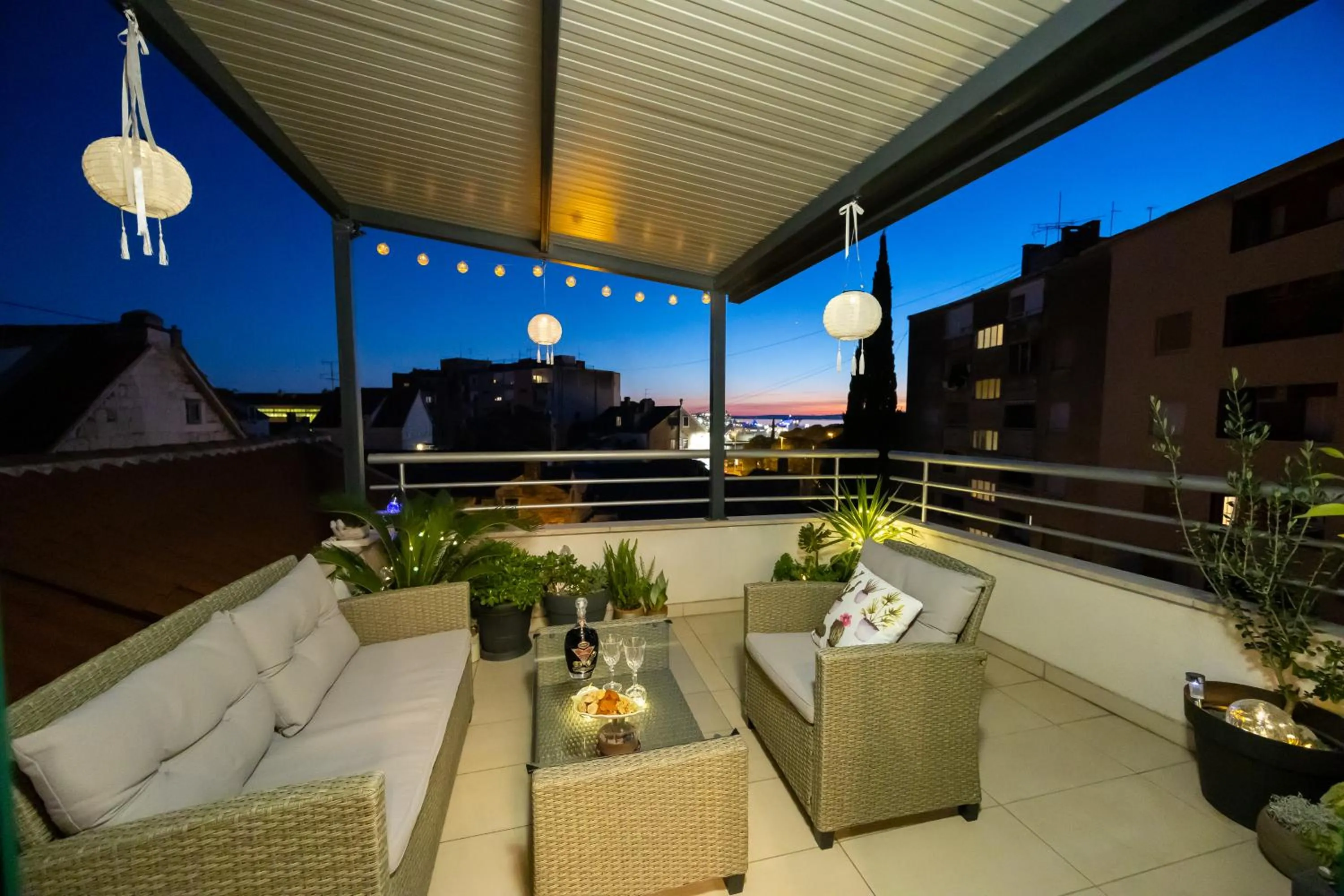 Night in Apartment Dome