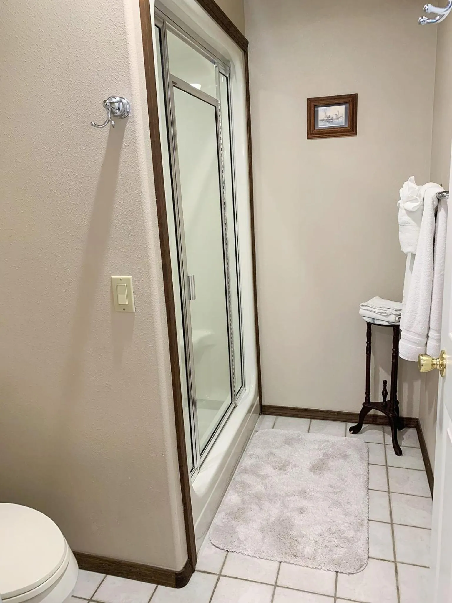 Bathroom in Breakers Boutique Inn