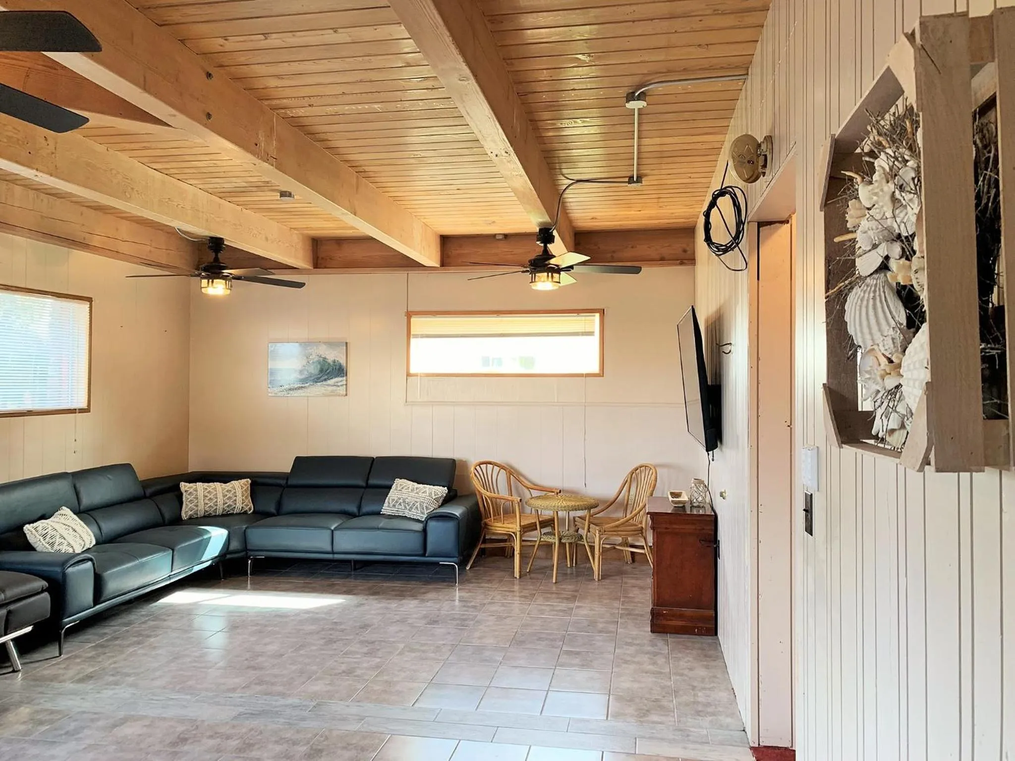 Living room in Breakers Boutique Inn