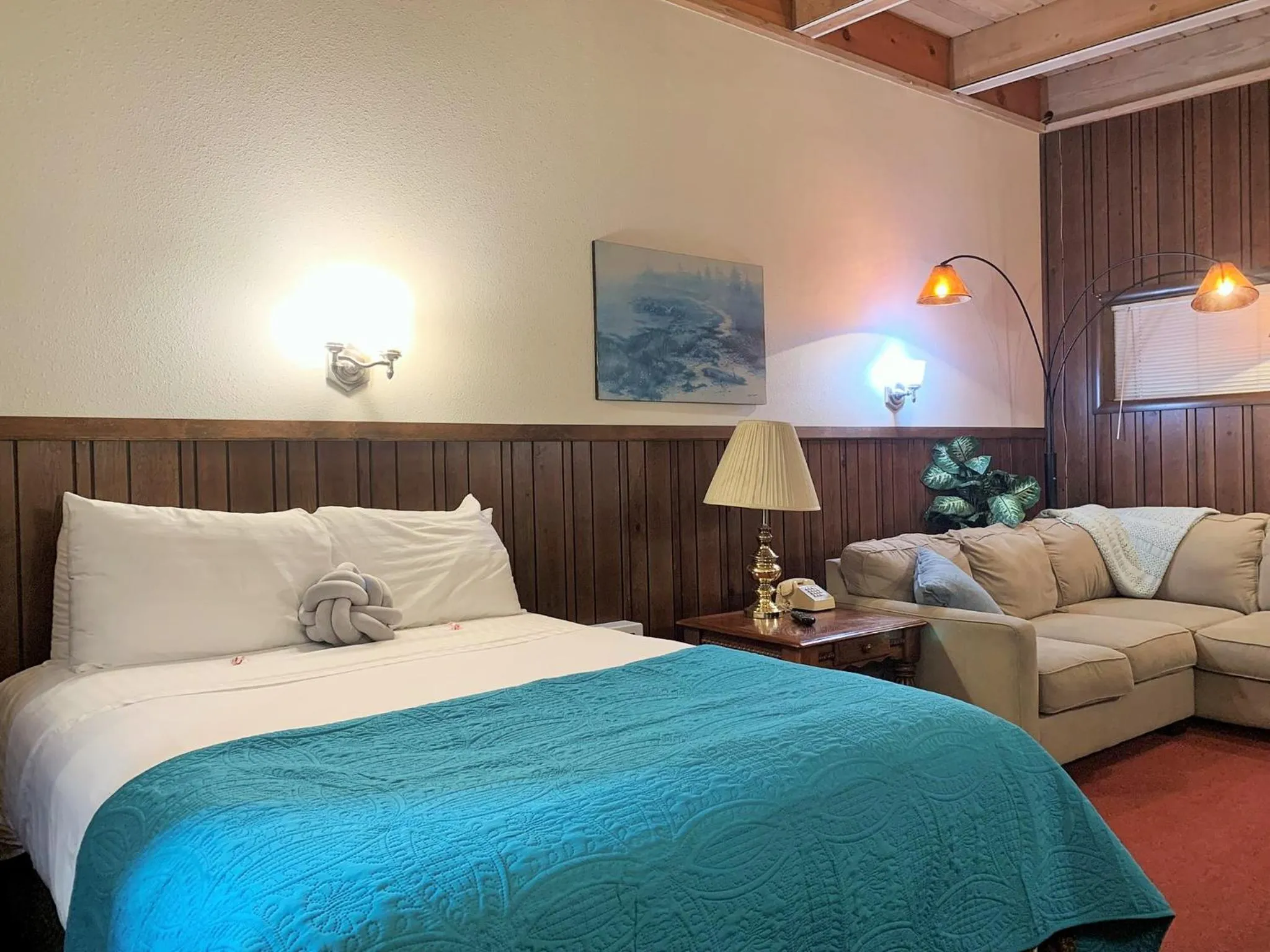 Breakers Boutique Inn