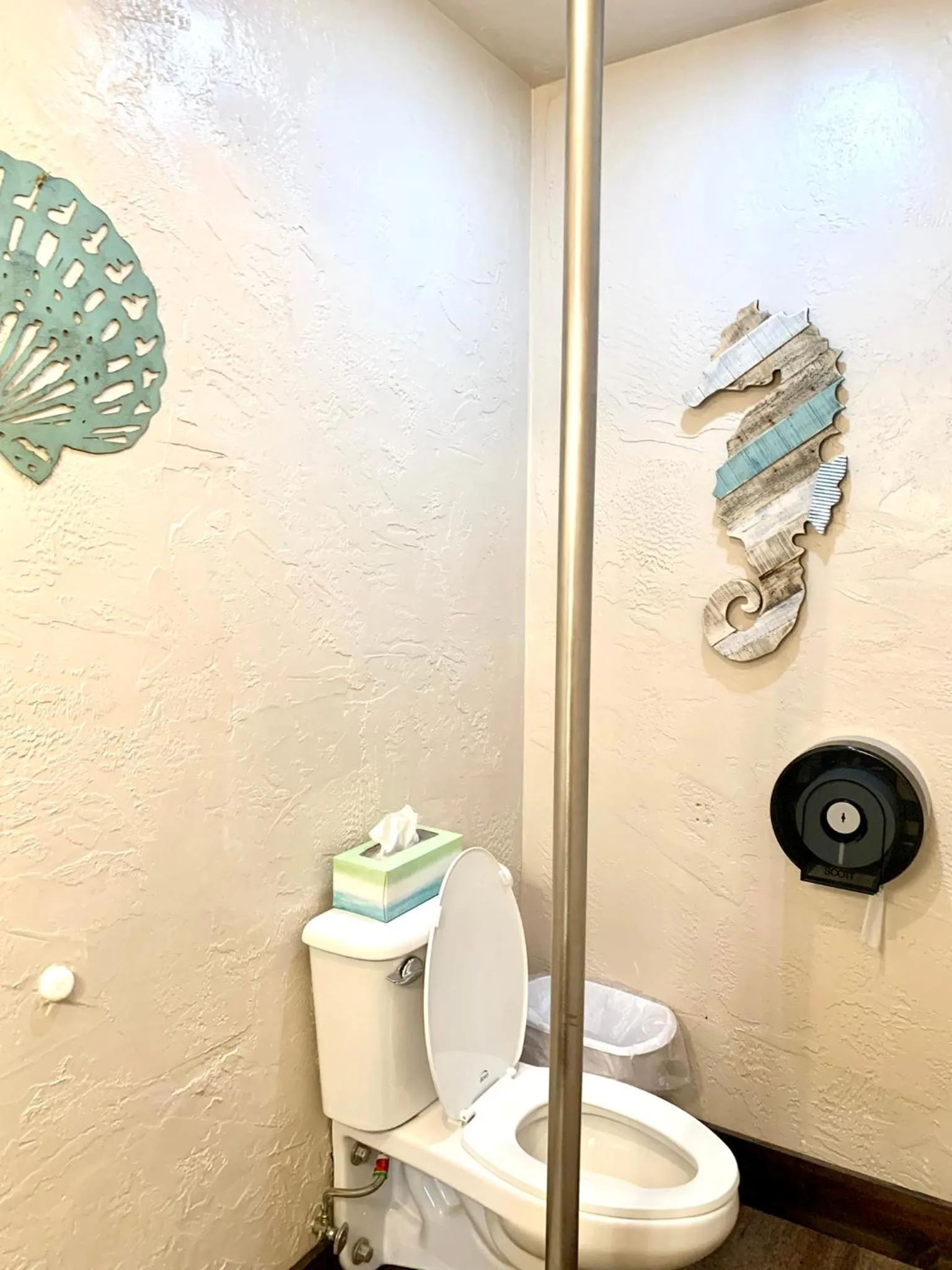 Bathroom in Breakers Boutique Inn