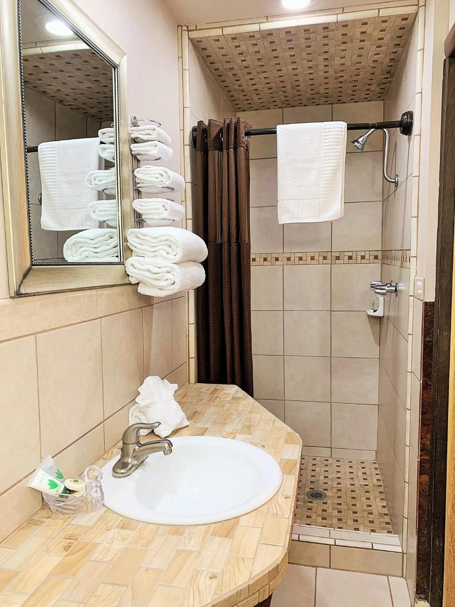 Bathroom in Breakers Boutique Inn