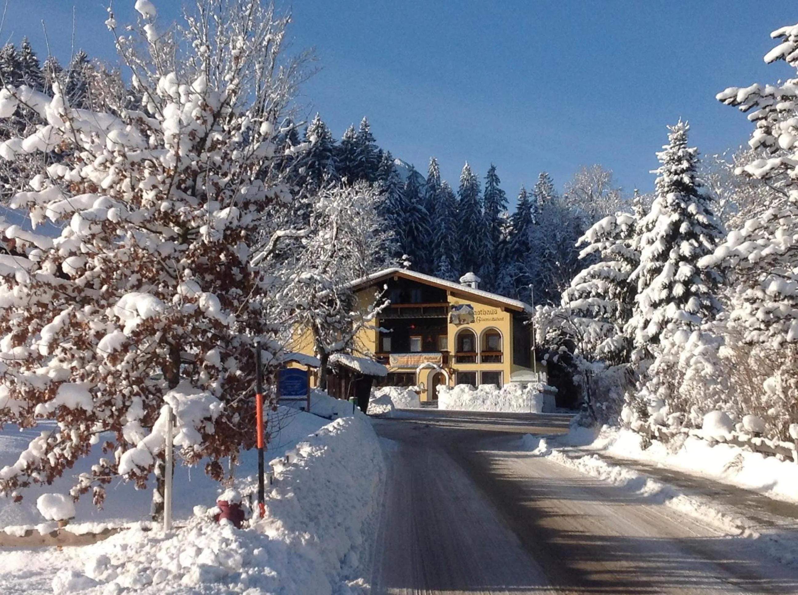 Facade/entrance in Hotel Bärenstüberl