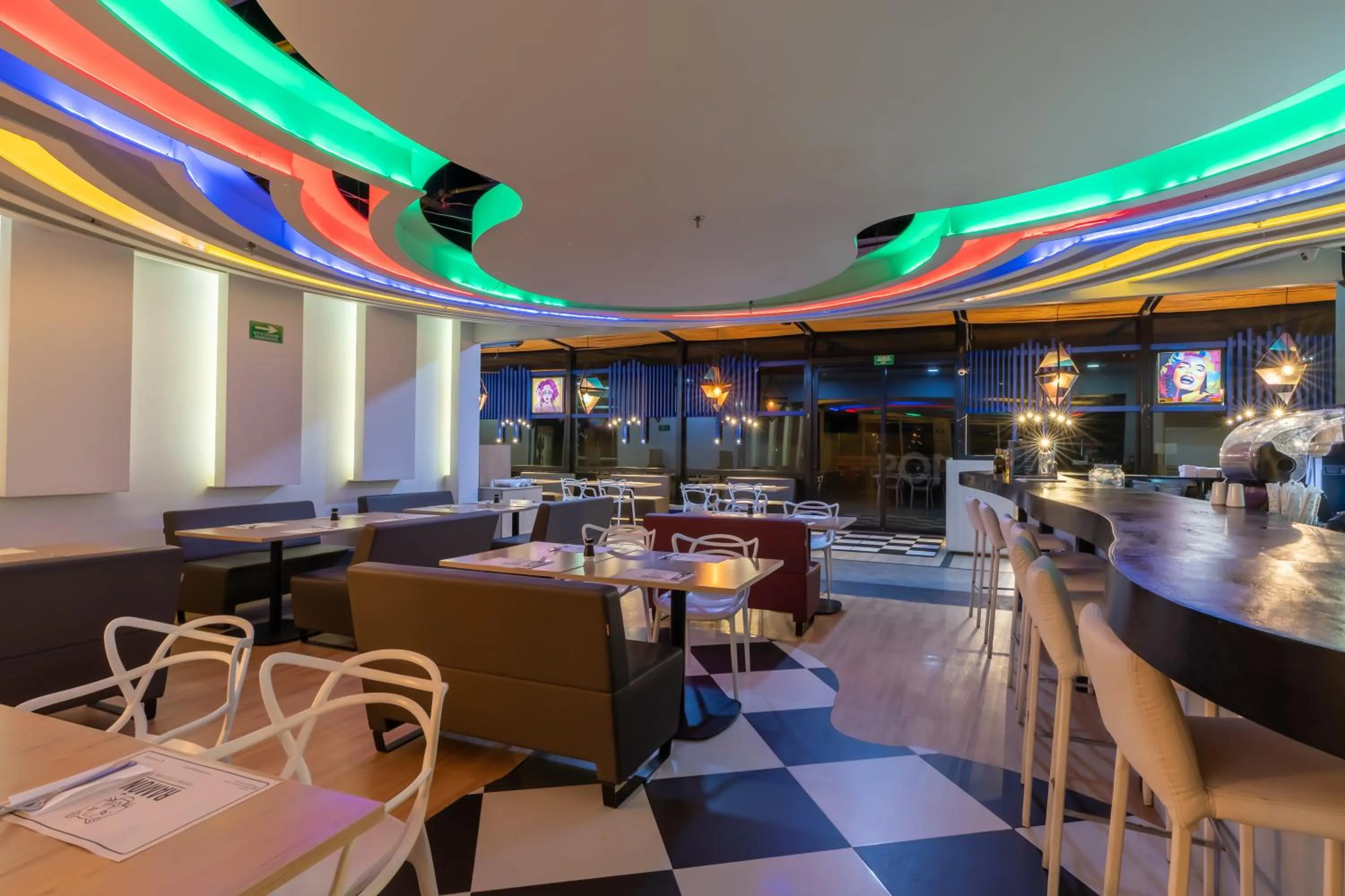 Restaurant/places to eat in Pop Art Hotel Tocancipá y Centro de Convenciones
