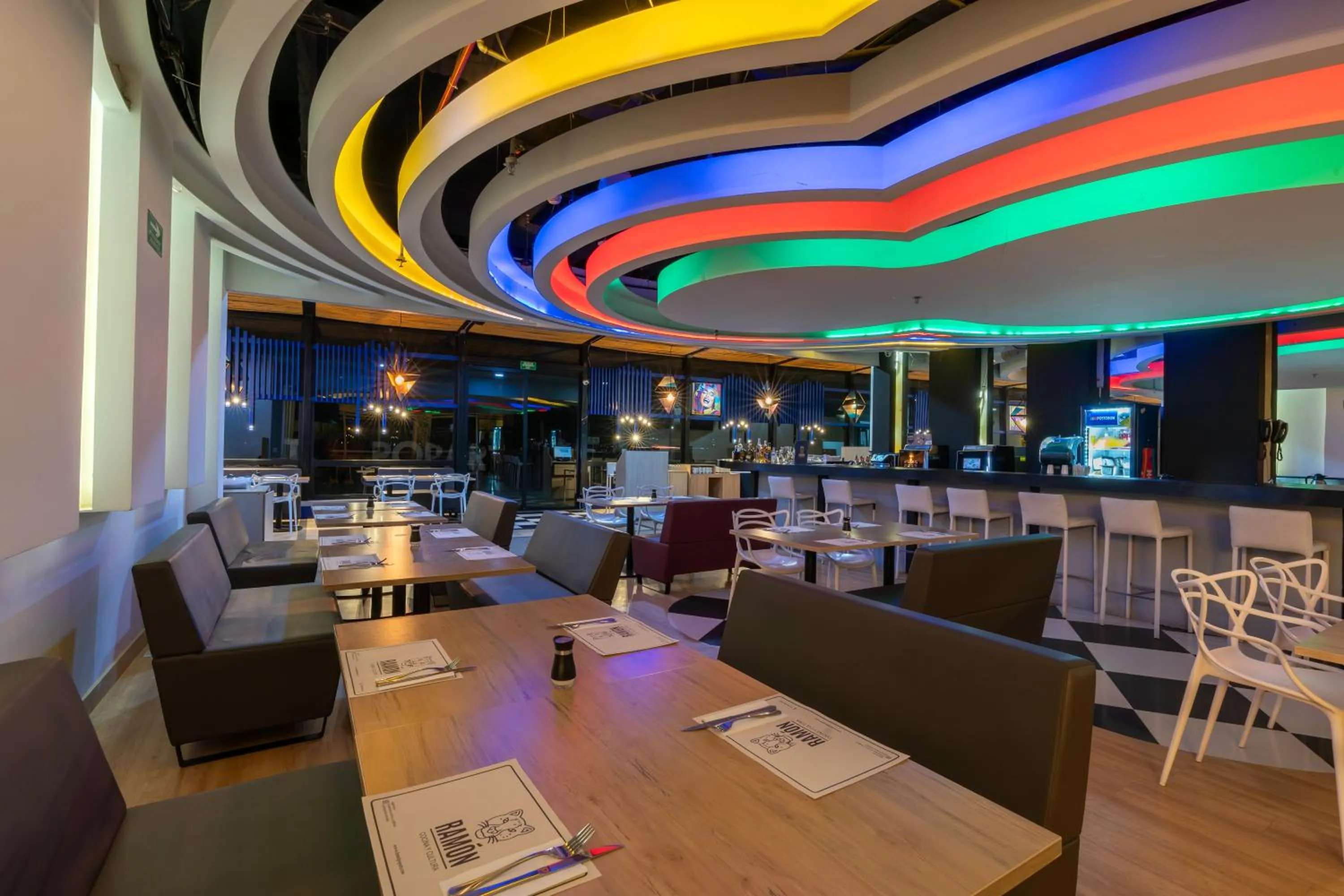 Restaurant/places to eat in Pop Art Hotel Tocancipá y Centro de Convenciones