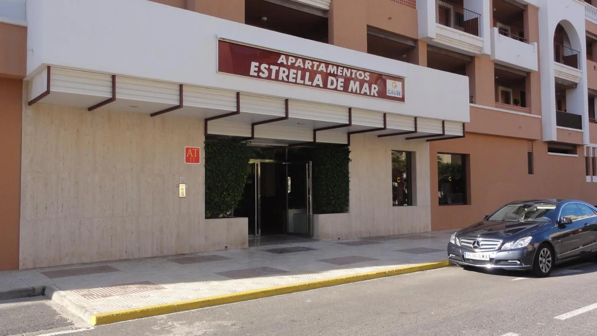 Facade/entrance in Apartamentos Estrella De Mar