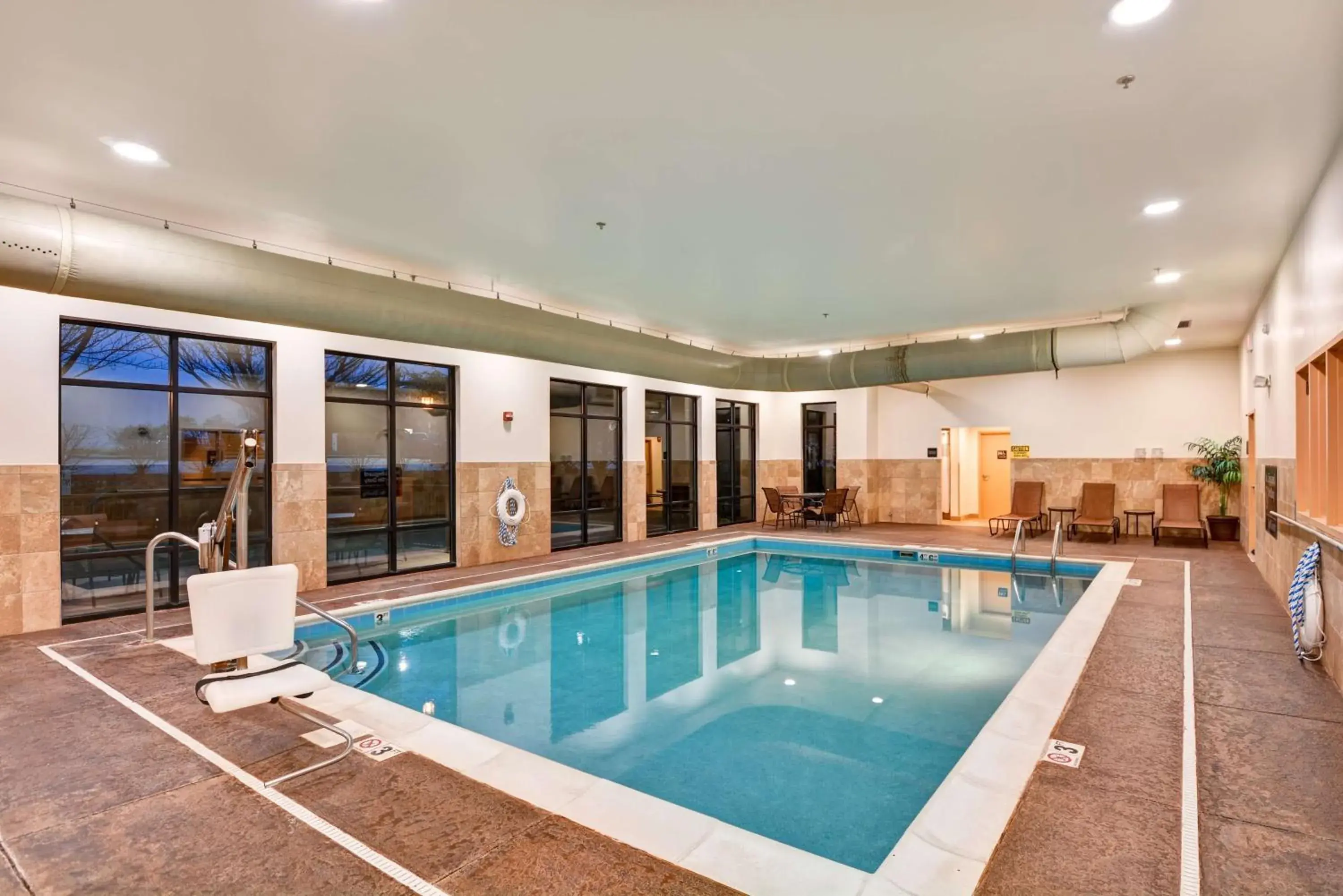 Pool view in Hampton Inn Hendersonville Pool view in Hampton Inn Hendersonville