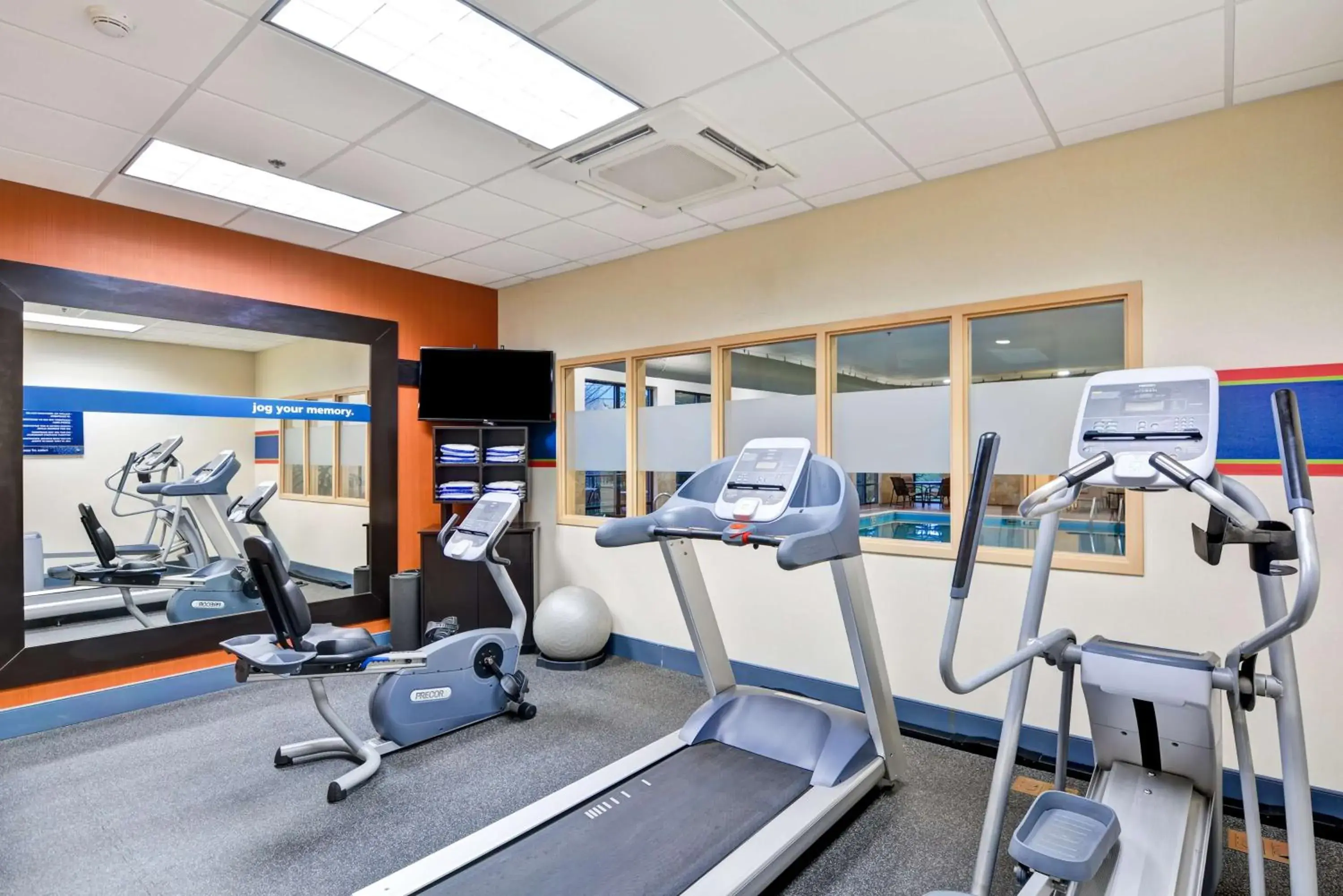 Fitness centre/facilities in Hampton Inn Hendersonville Fitness centre/facilities in Hampton Inn Hendersonville
