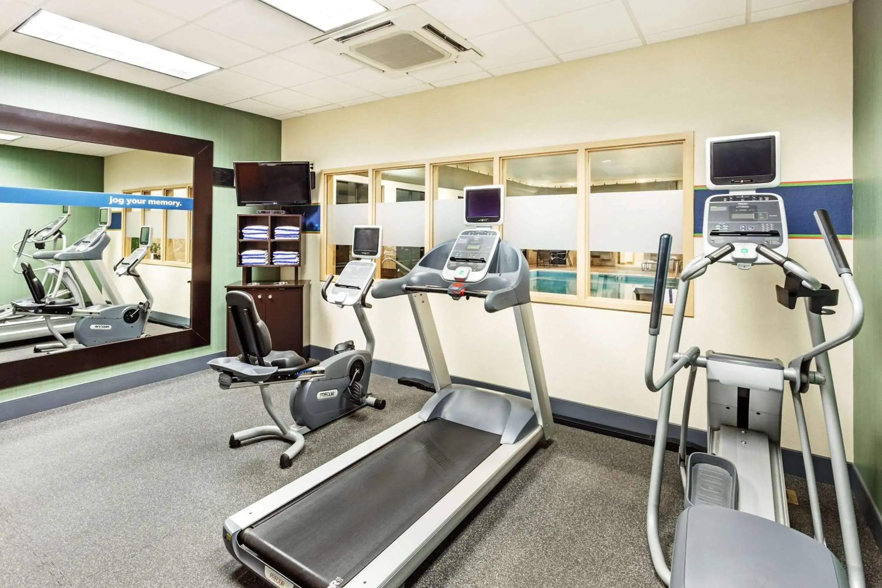 Fitness centre/facilities in Hampton Inn Hendersonville Fitness centre/facilities in Hampton Inn Hendersonville