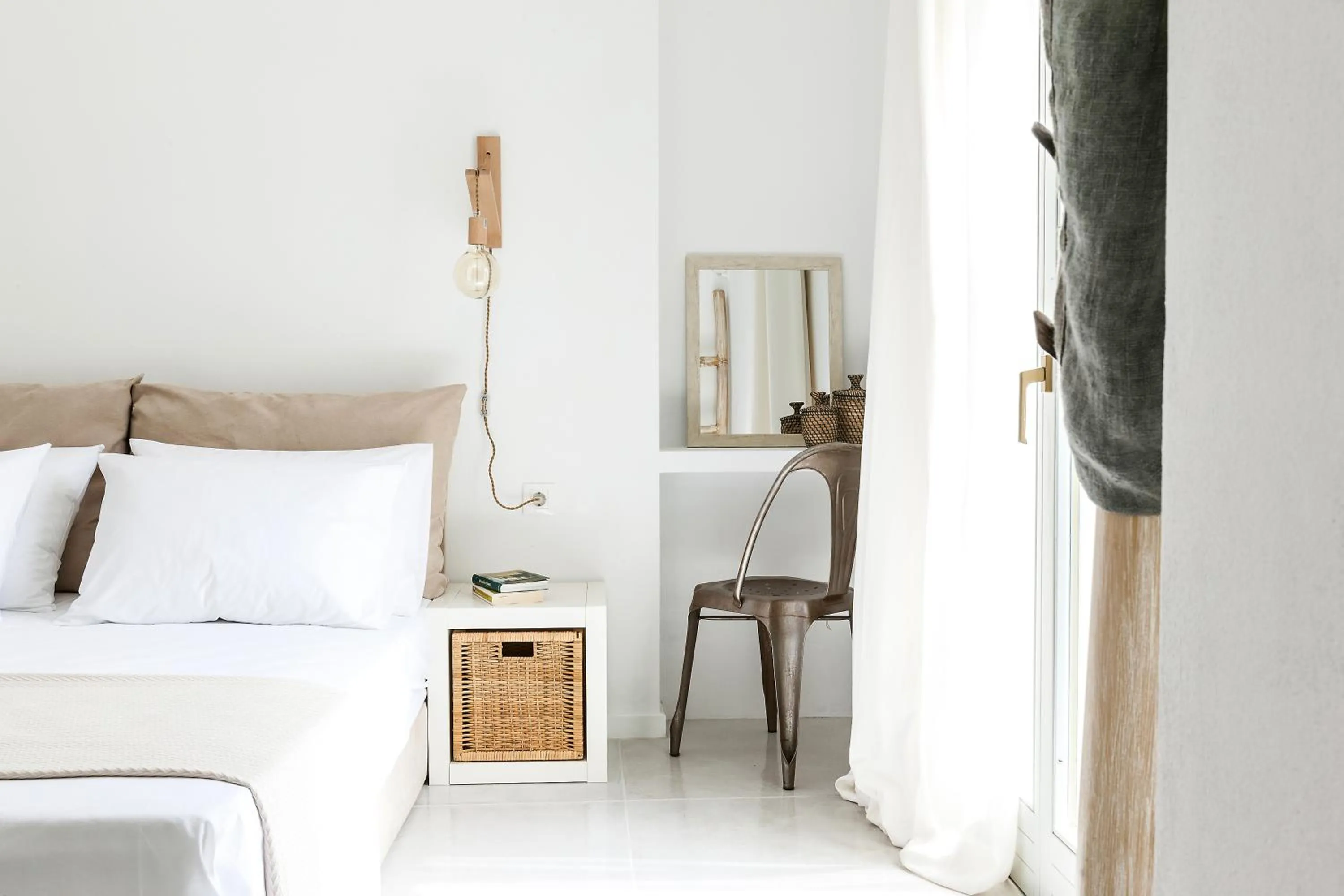 Bedroom, Bed in Villa Vinea Santorini