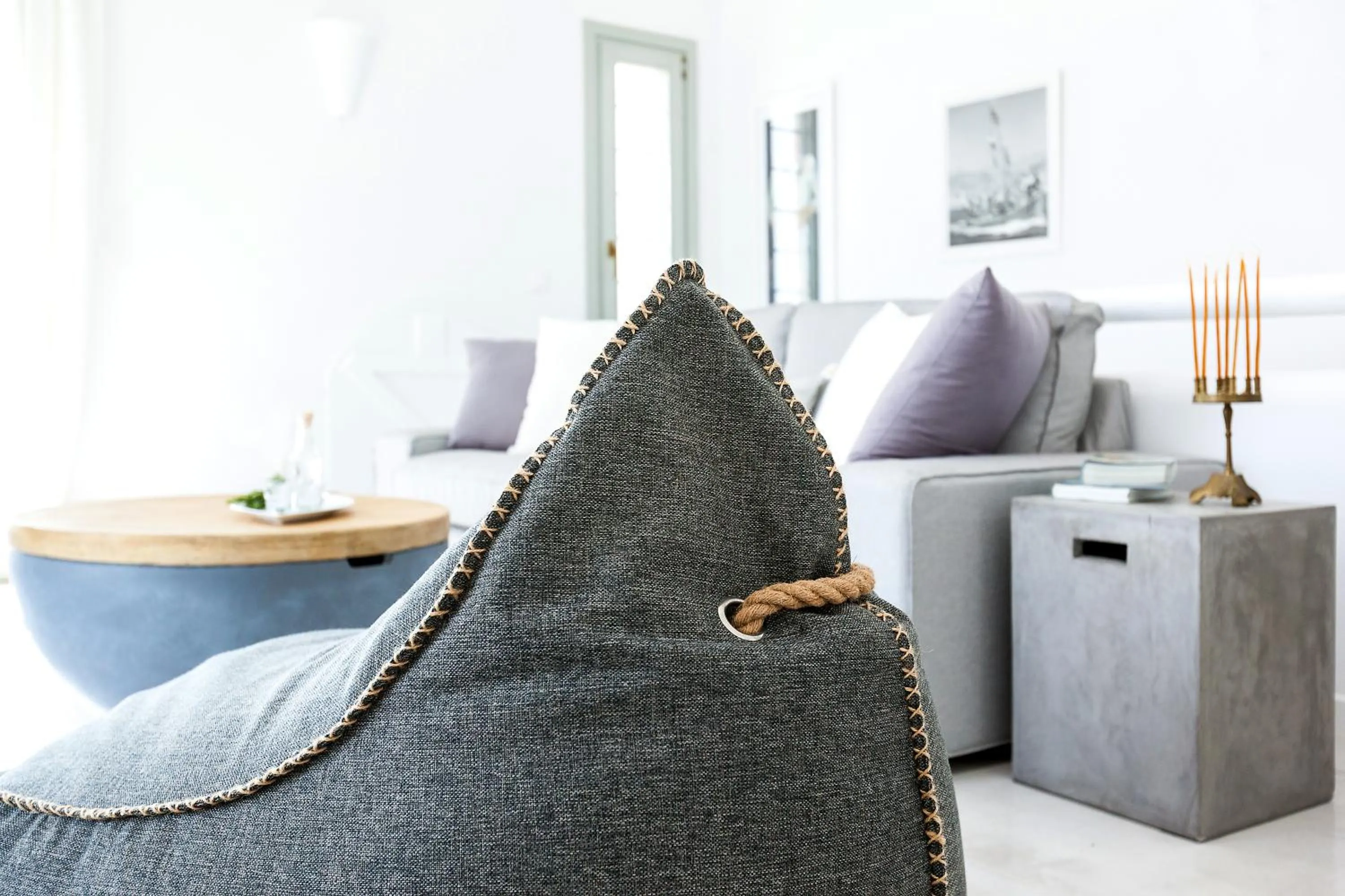 Decorative detail in Villa Vinea Santorini