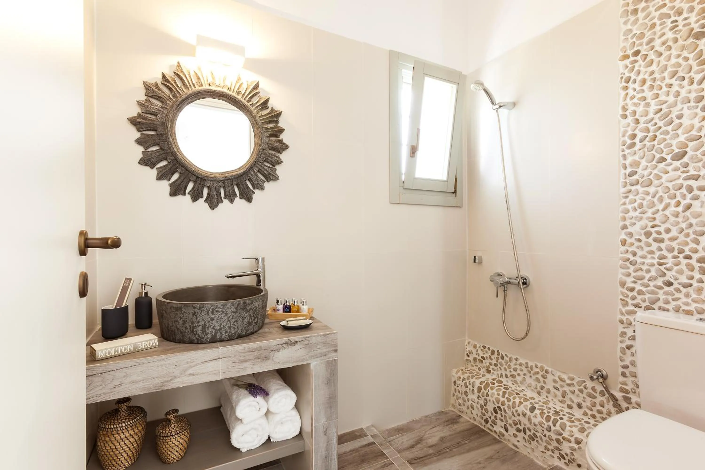 Bathroom in Villa Vinea Santorini