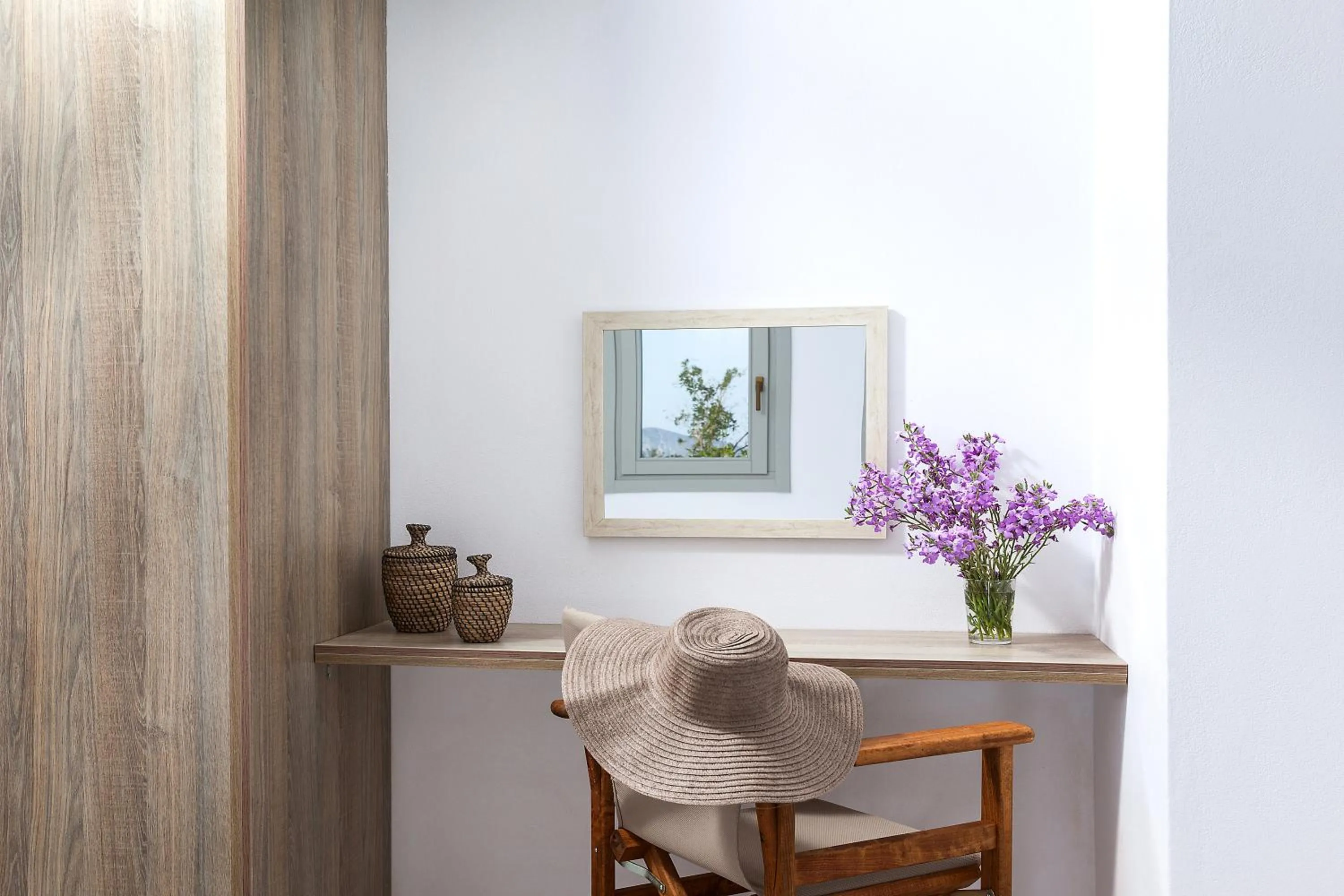 Decorative detail in Villa Vinea Santorini