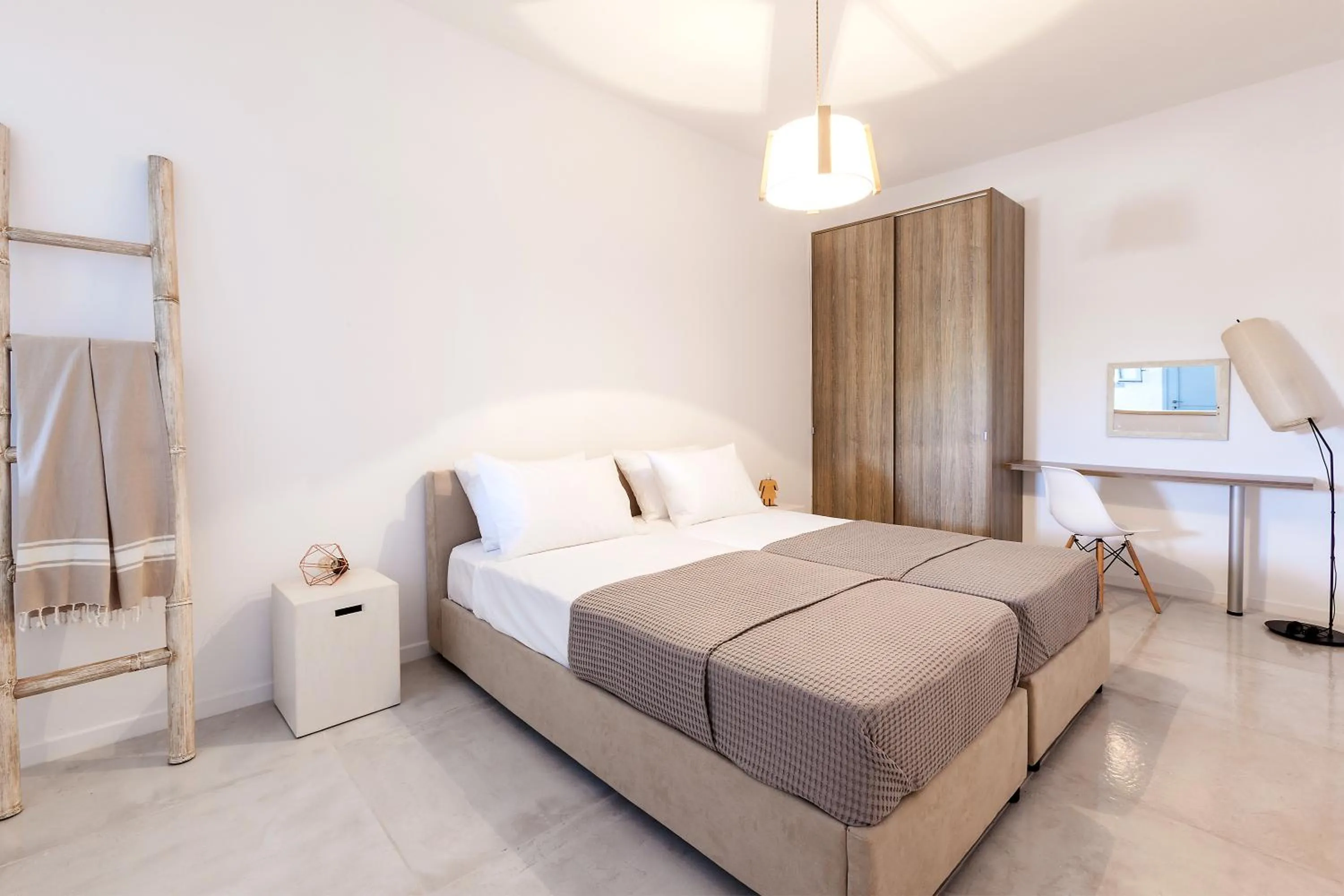 Bedroom, Bed in Villa Vinea Santorini