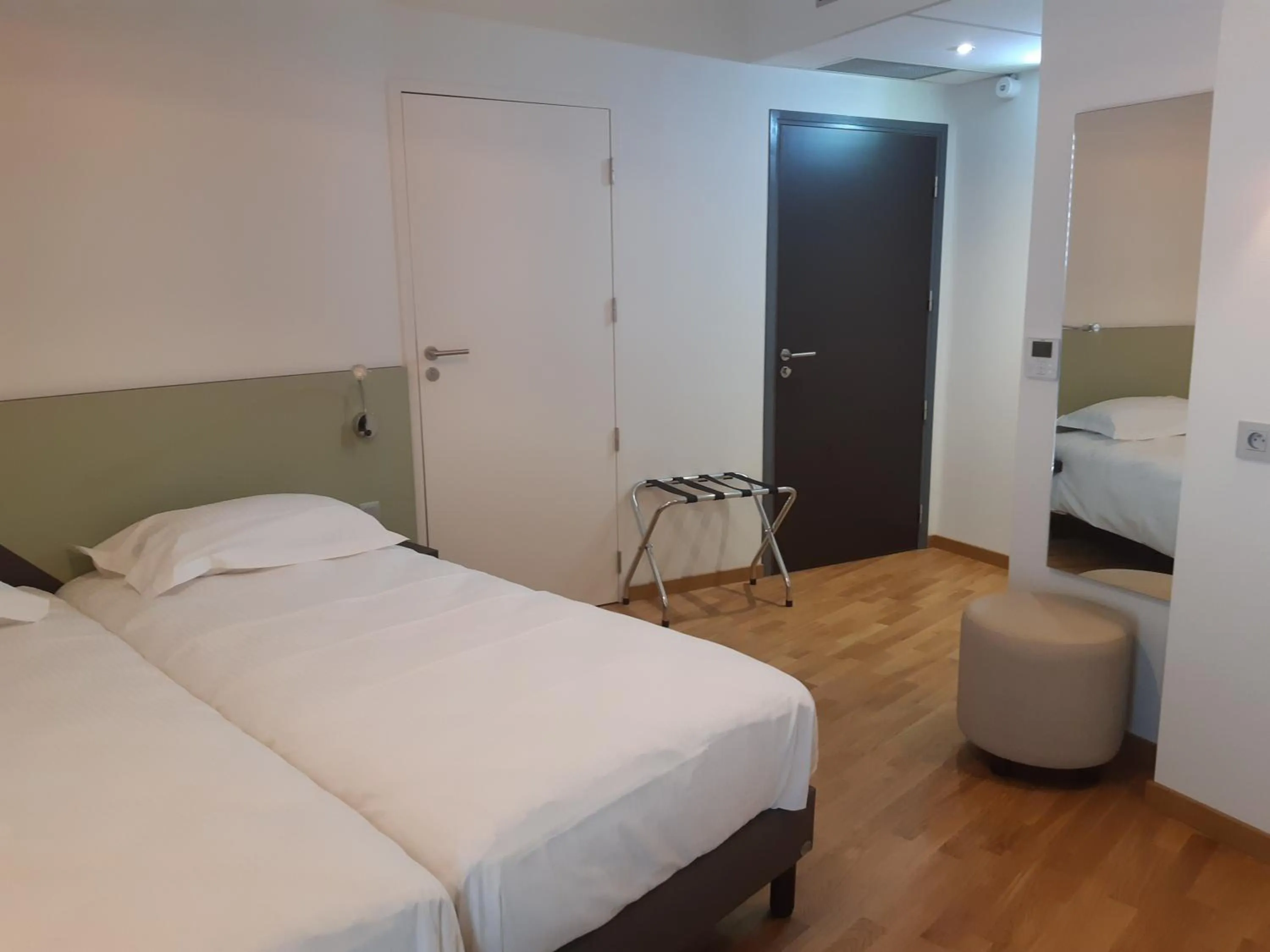 Photo of the whole room, Bed in Logis Hotel du Parc-Restaurant - Le Rouget de Lisle