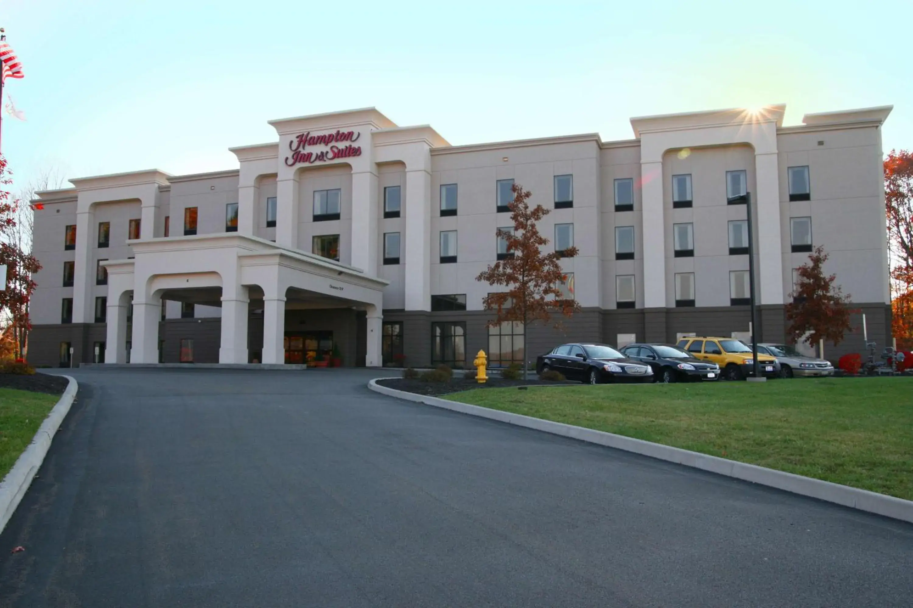 Property building in Hampton Inn and Suites Jamestown Property building in Hampton Inn and Suites Jamestown