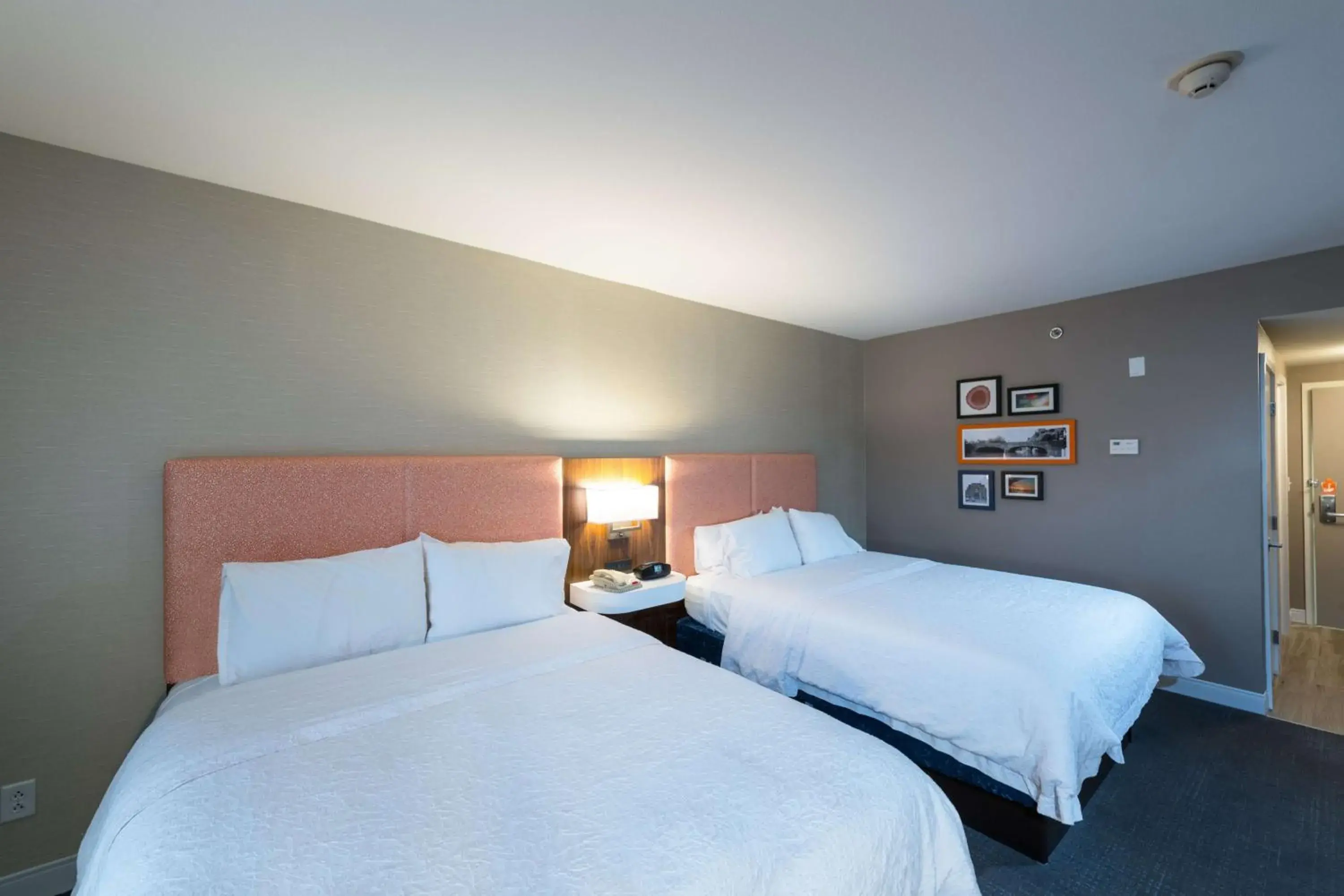 Bed in Hampton Inn and Suites Jamestown Bed in Hampton Inn and Suites Jamestown