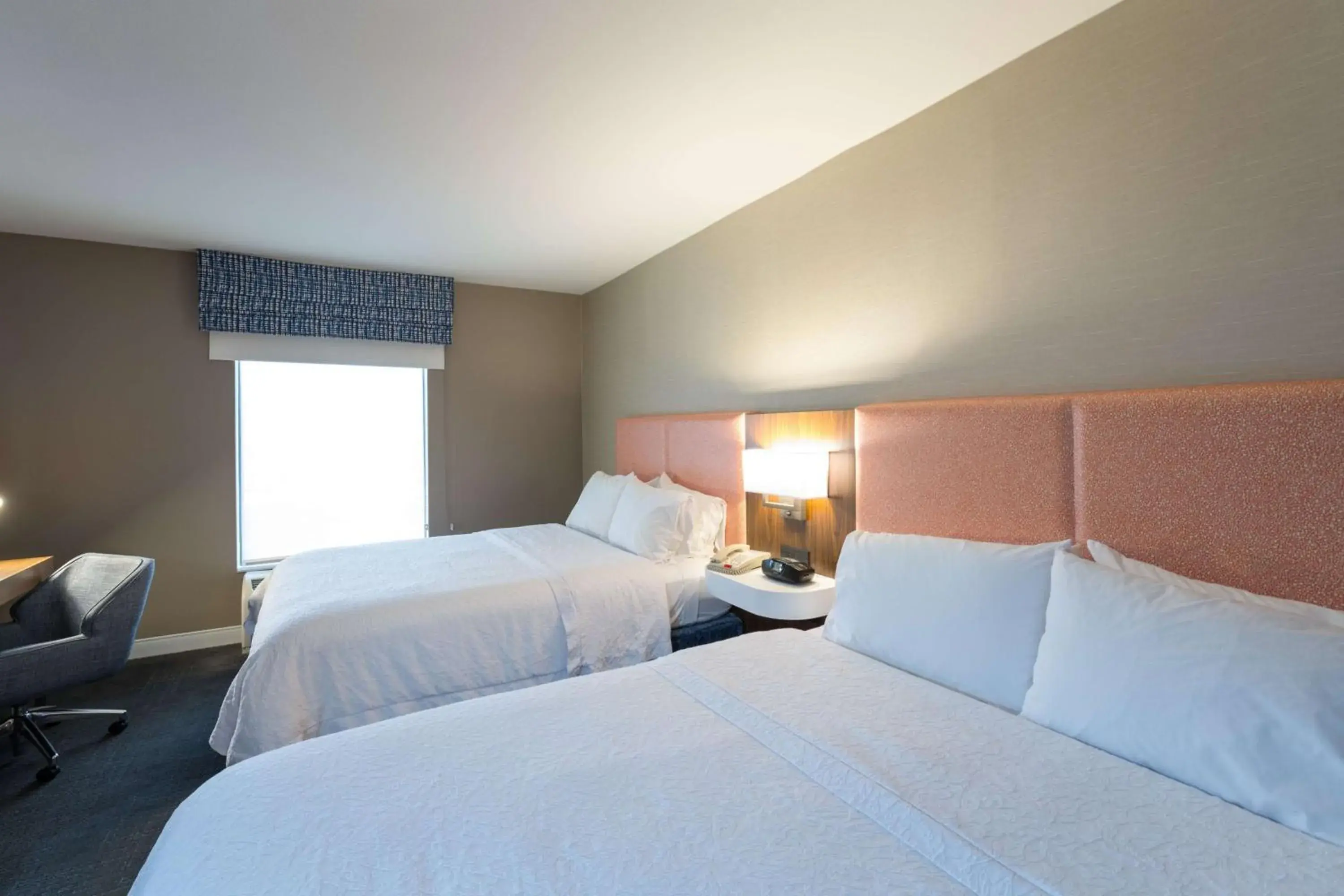 Bedroom, Bed in Hampton Inn and Suites Jamestown Bedroom, Bed in Hampton Inn and Suites Jamestown