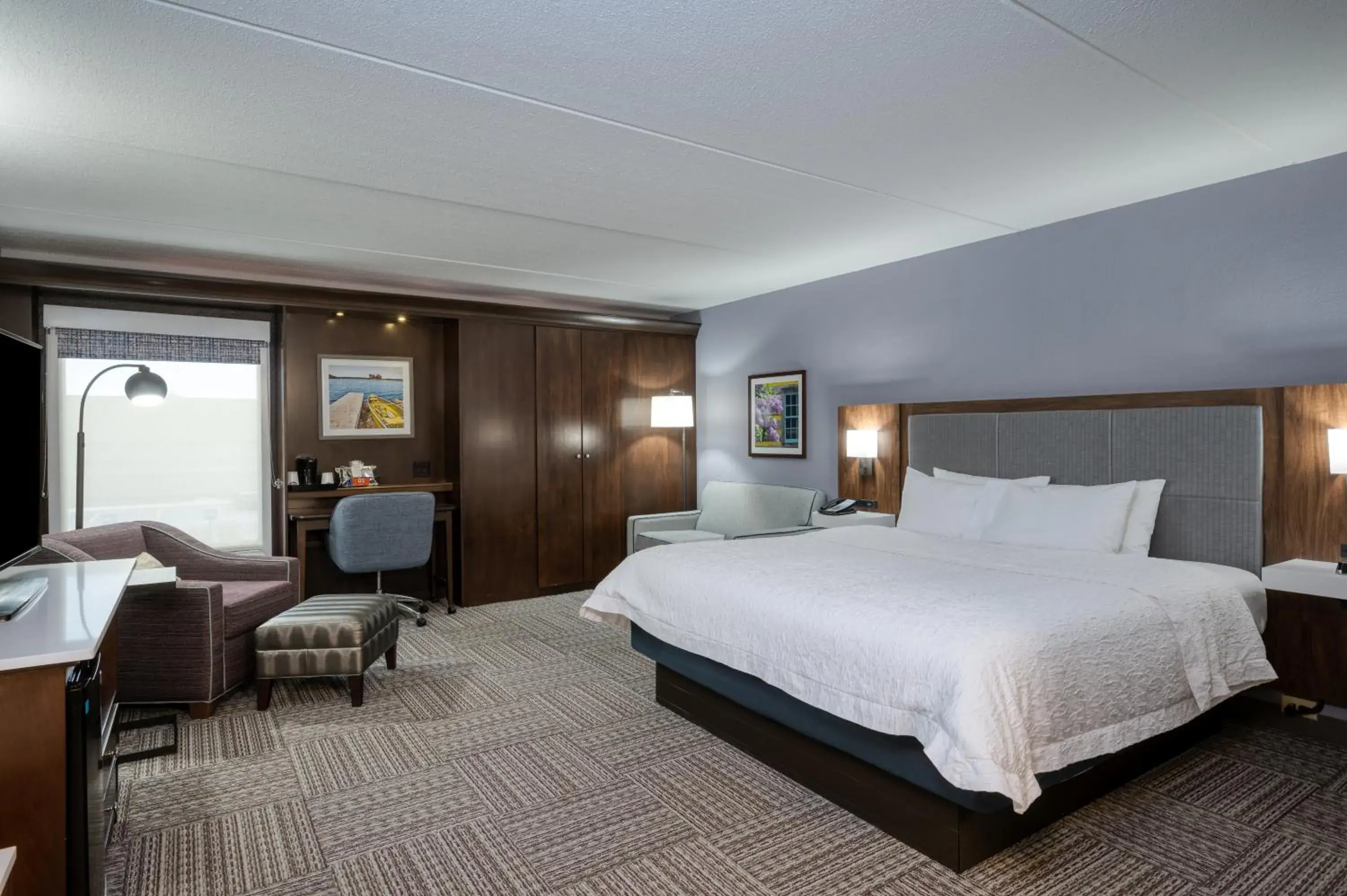 Bed in Hampton Inn Janesville Bed in Hampton Inn Janesville