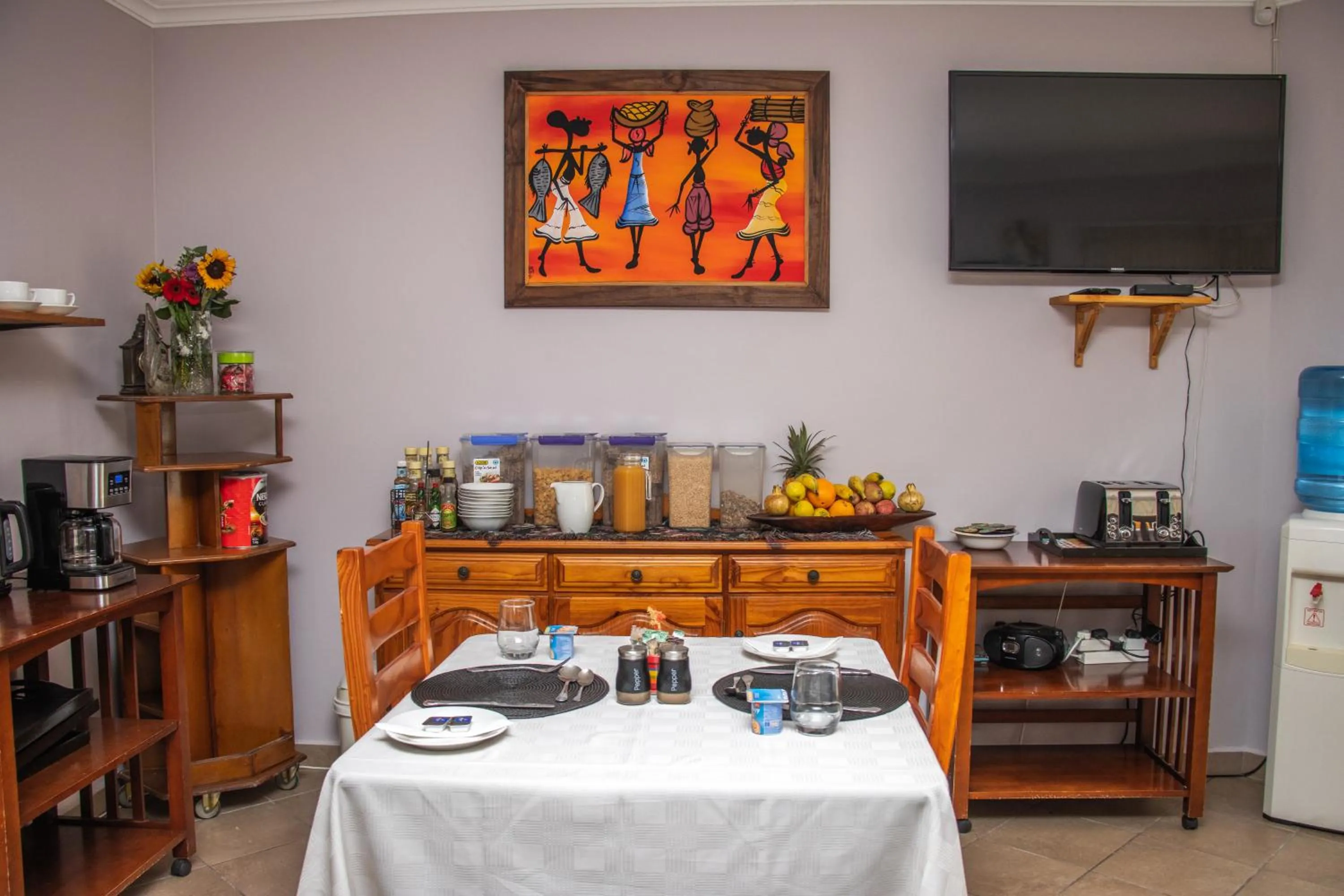 Coffee/tea facilities in Woodpecker's Inn Guest House