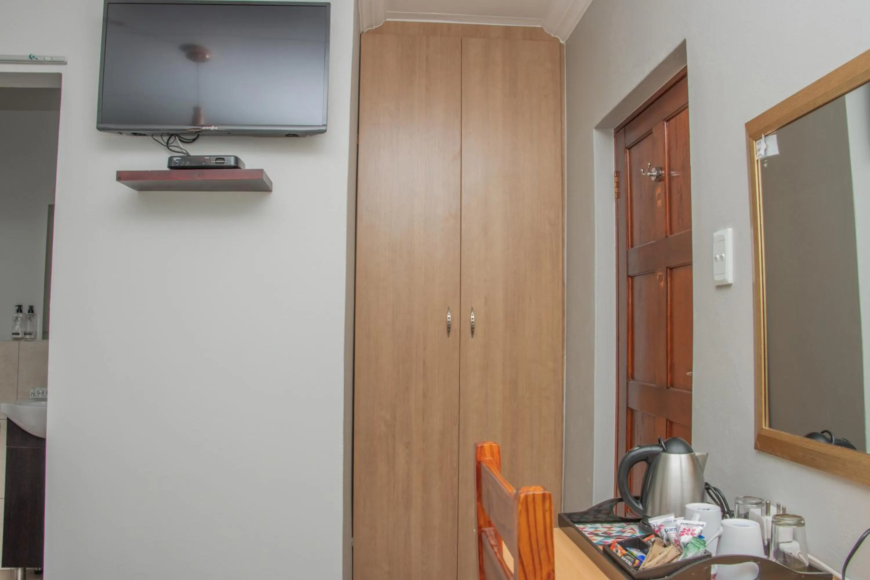 wardrobe in Woodpecker's Inn Guest House