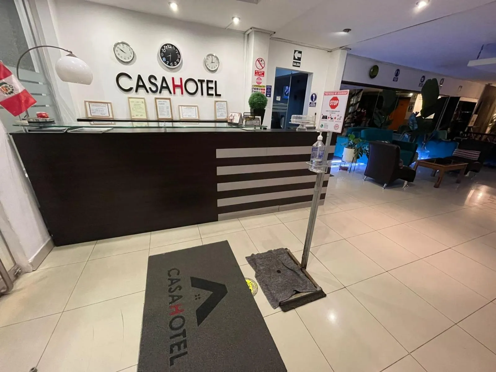 Lobby or reception in CasaHotel Jockey Plaza Mall