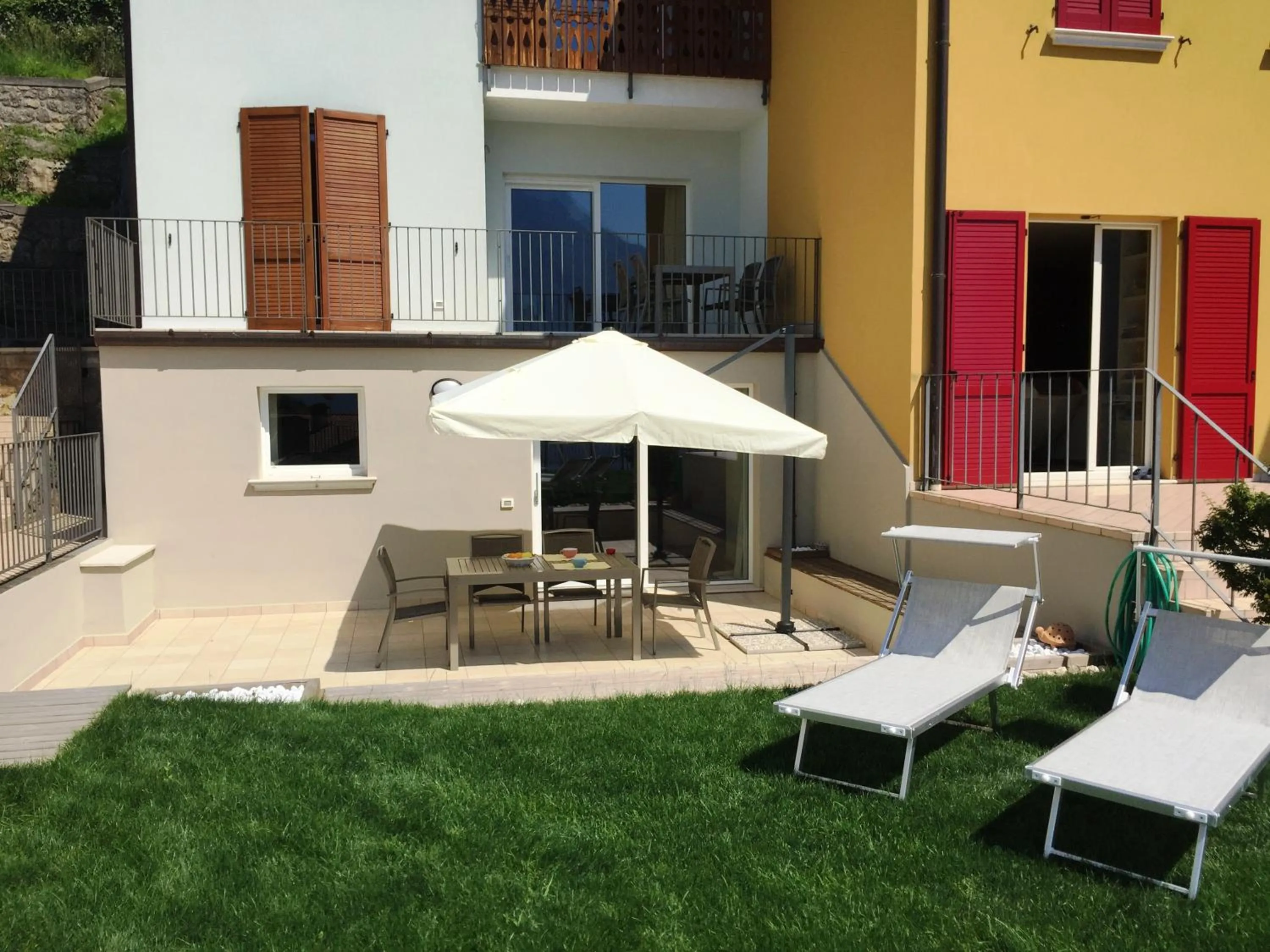 Anna Apartments