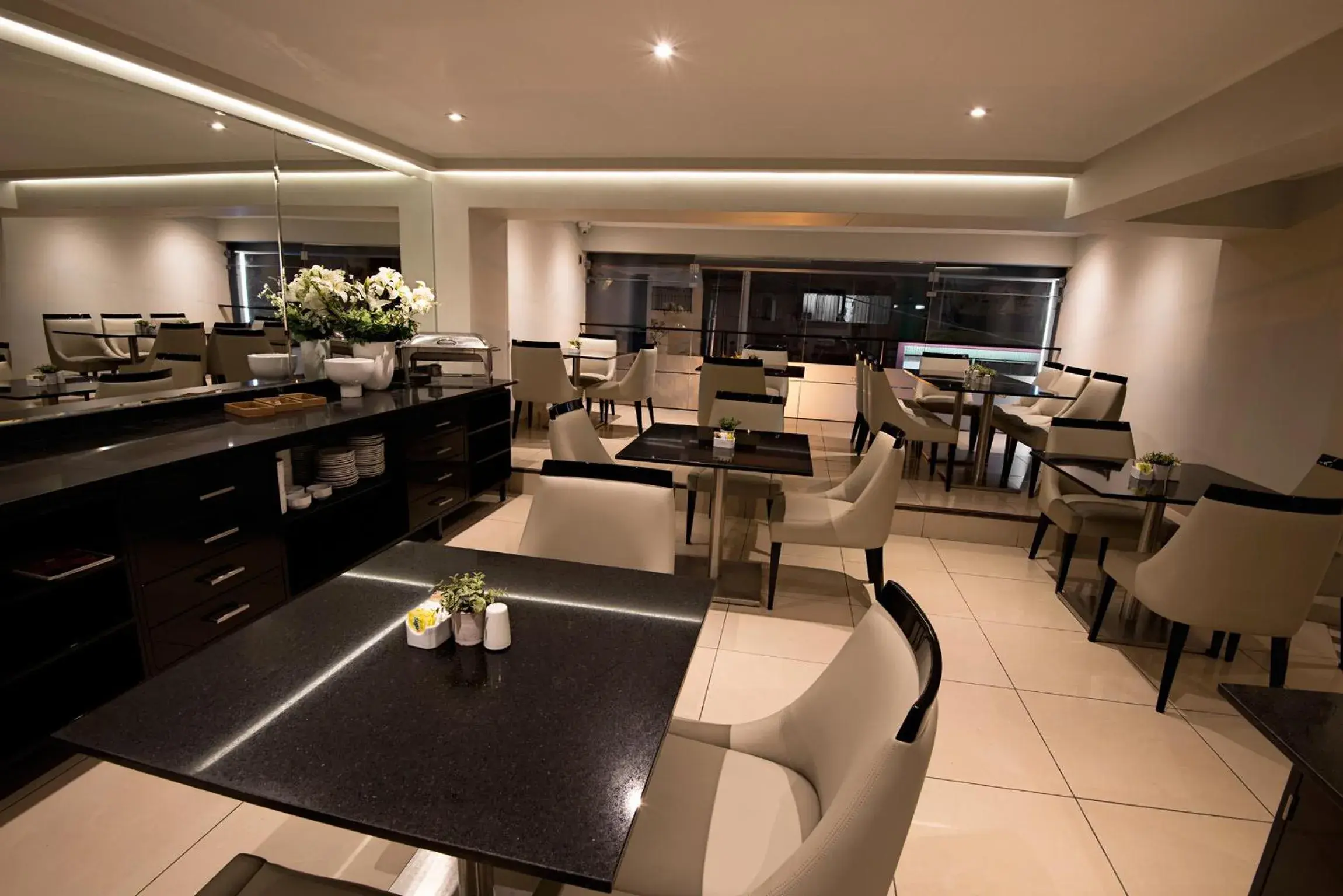 Restaurant/places to eat in Mariel Hotel Boutique Restaurant/places to eat in Mariel Hotel Boutique