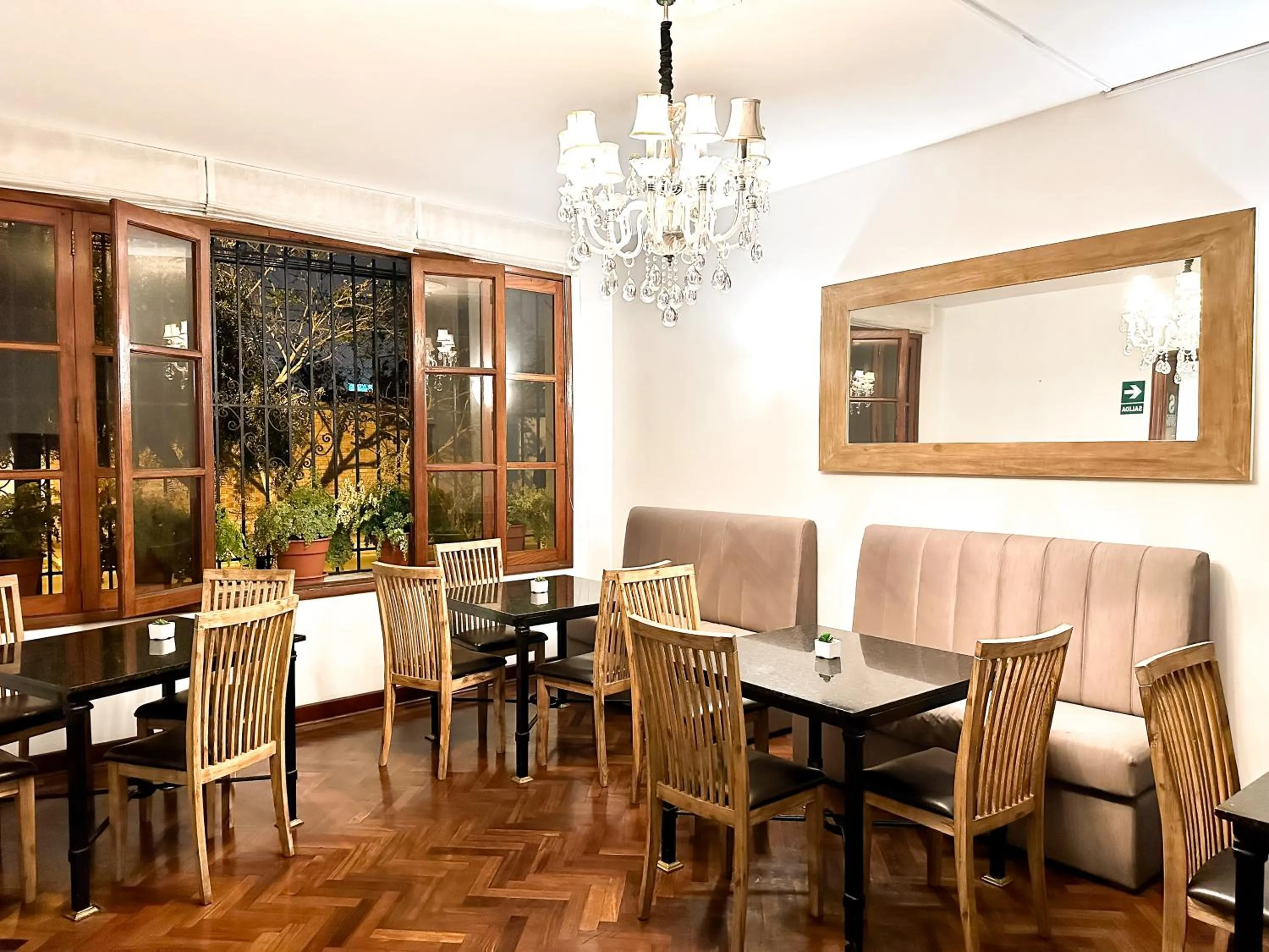 Restaurant/places to eat in El Golf Hotel Boutique