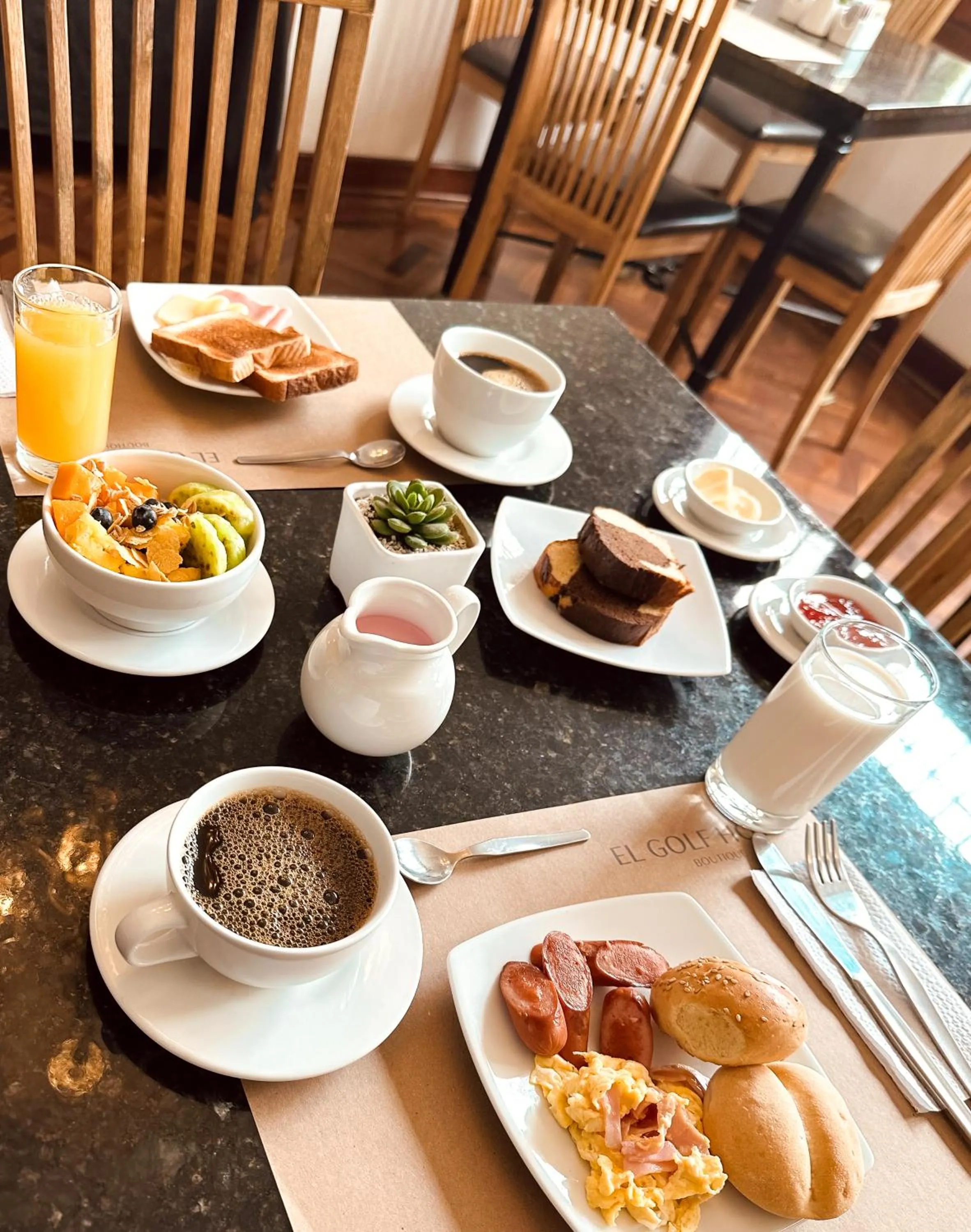 Breakfast in El Golf Hotel Boutique